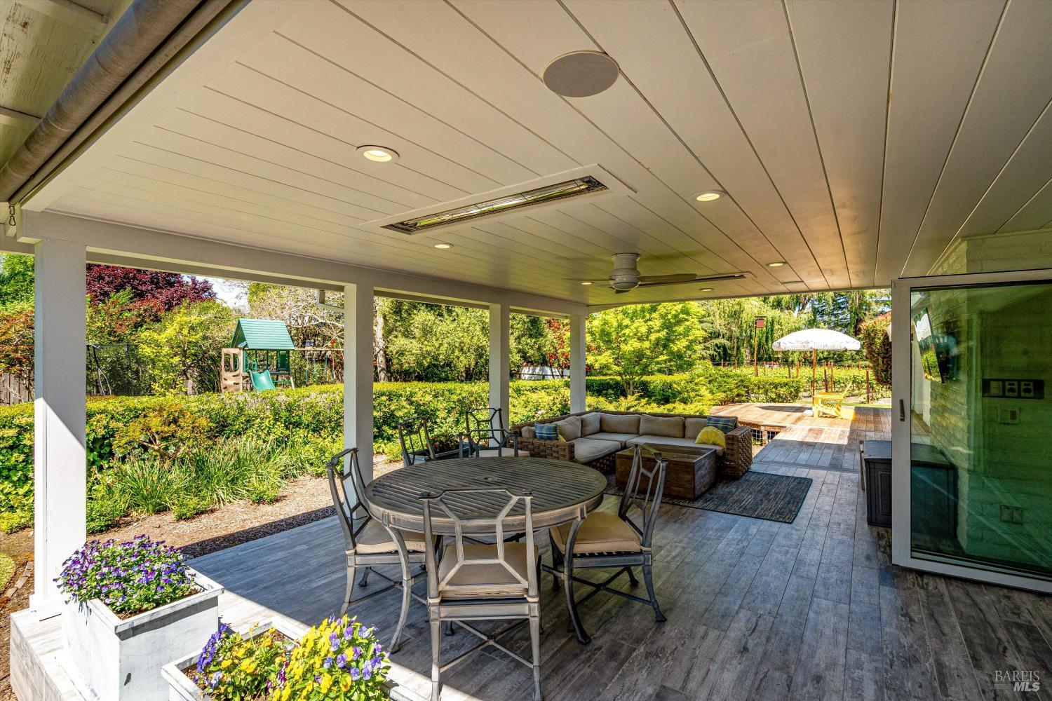 10 Oak Tree Drive