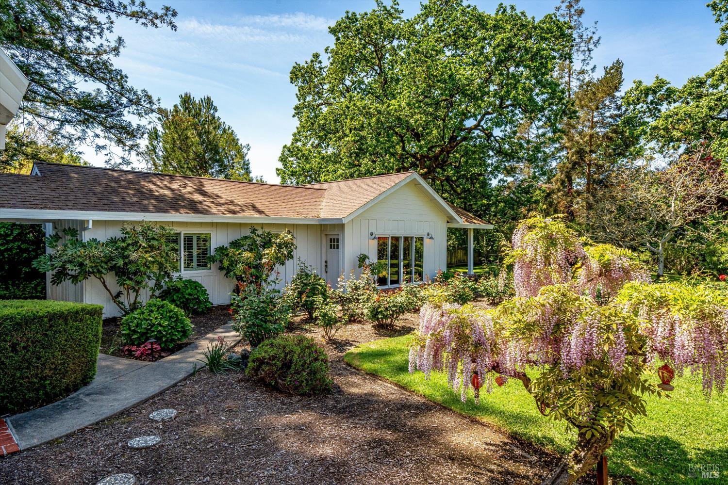 10 Oak Tree Drive