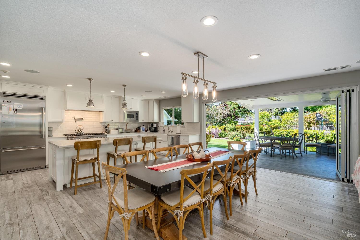 10 Oak Tree Drive