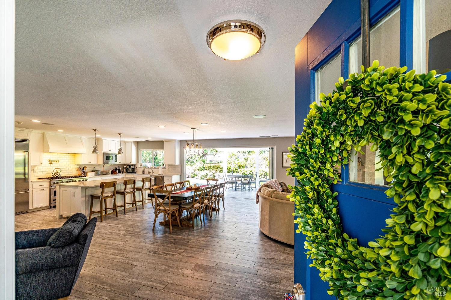 10 Oak Tree Drive