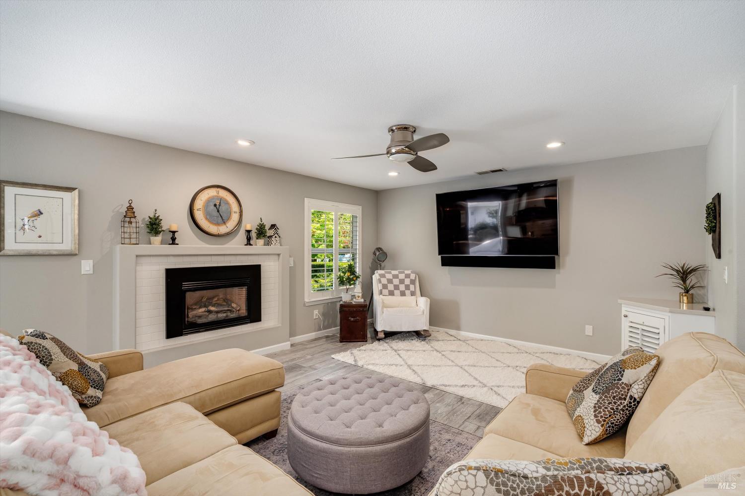 10 Oak Tree Drive