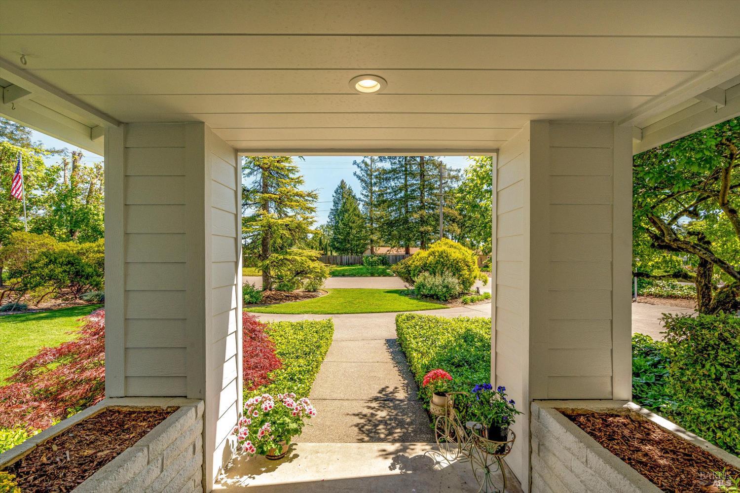 10 Oak Tree Drive