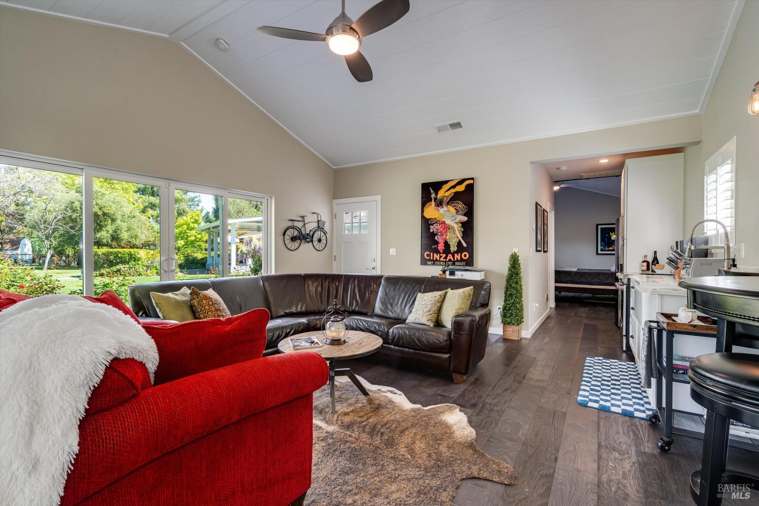 10 Oak Tree Drive