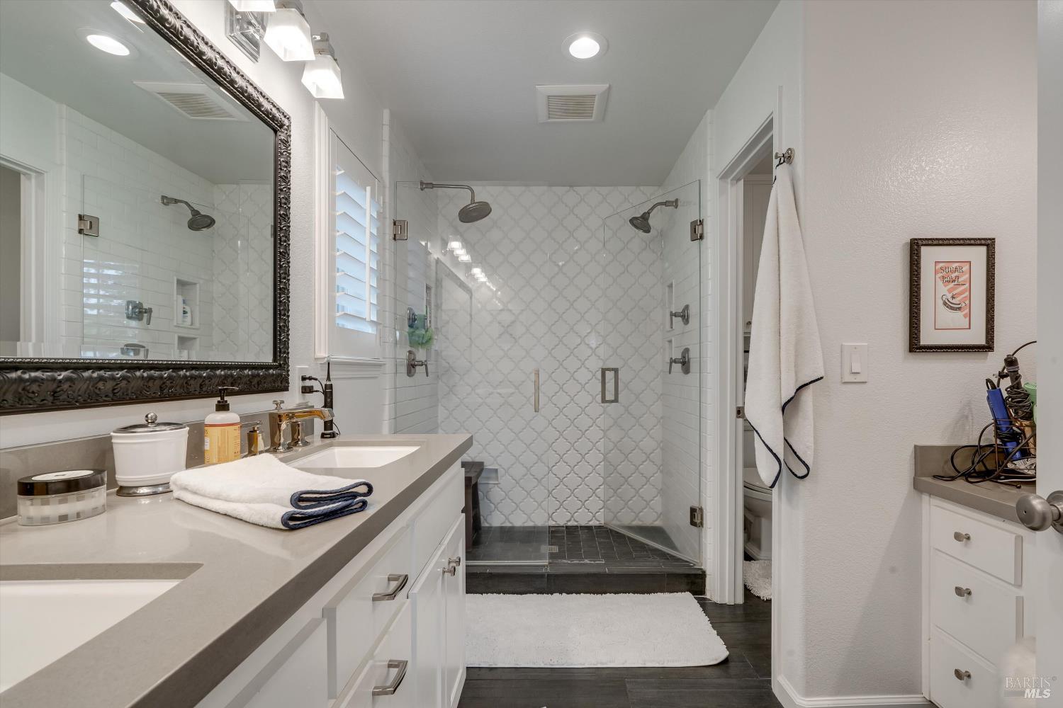 10 Oak Tree Drive