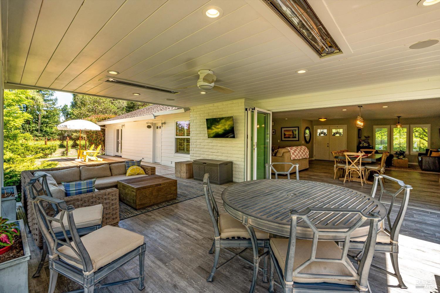10 Oak Tree Drive