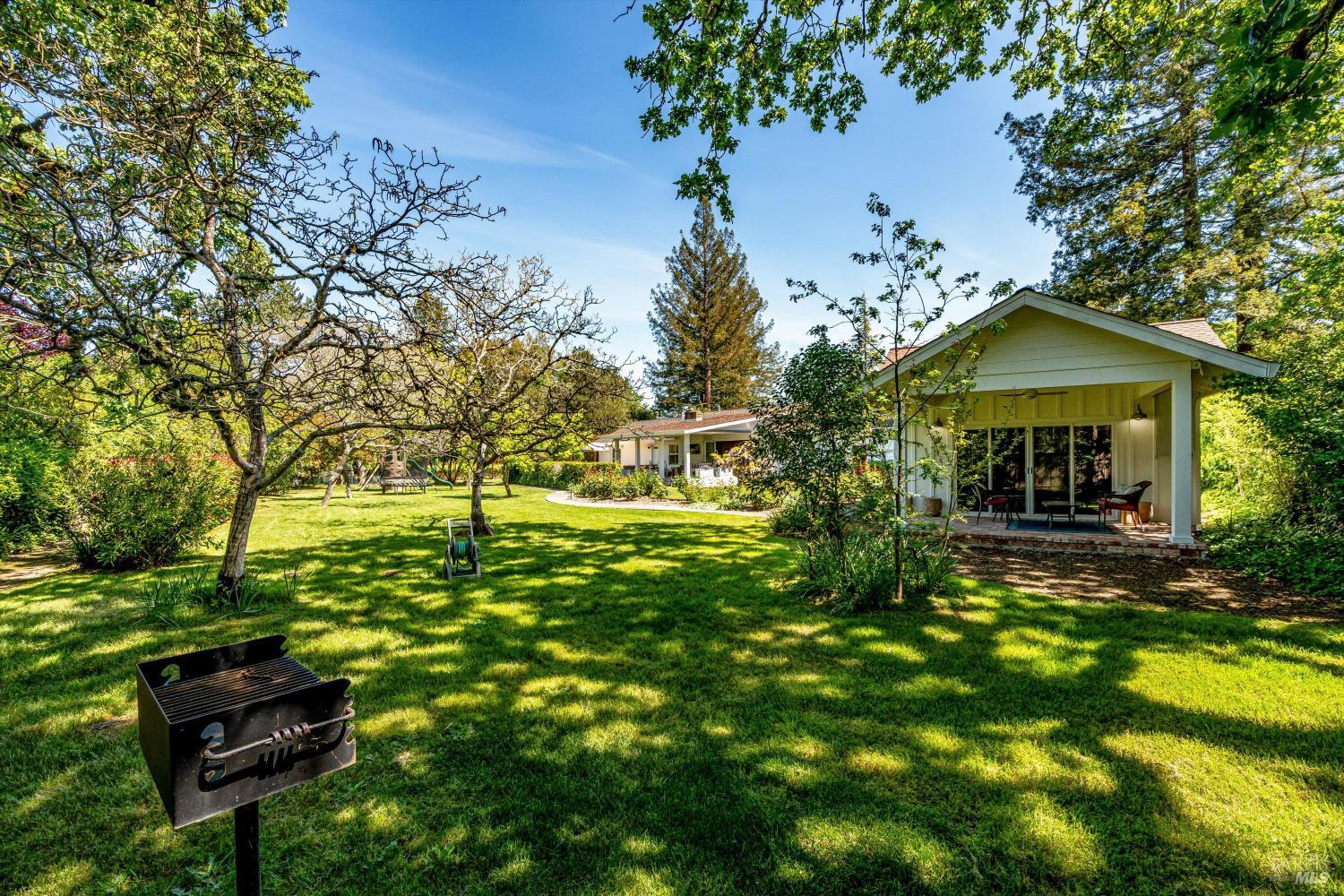 10 Oak Tree Drive