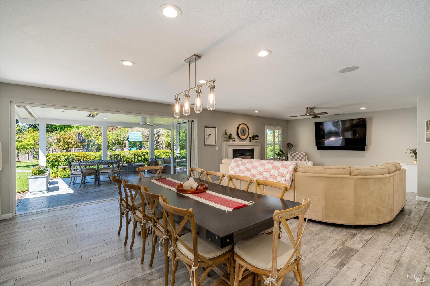 10 Oak Tree Drive