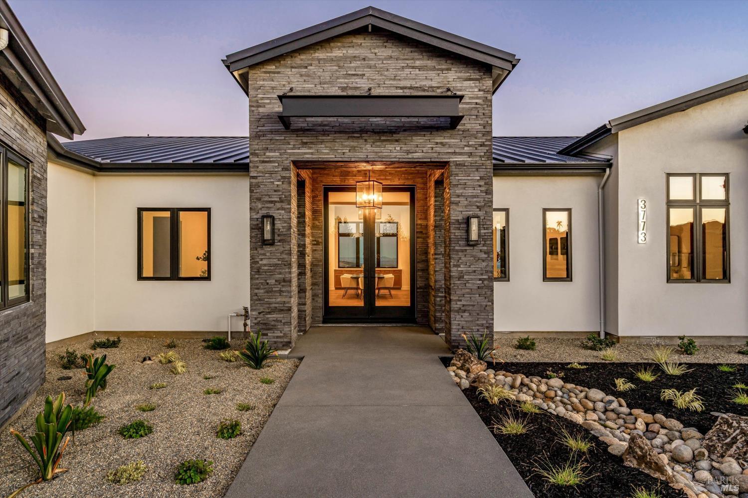 3773 Boulder Point