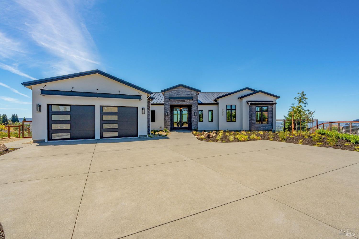 3773 Boulder Point