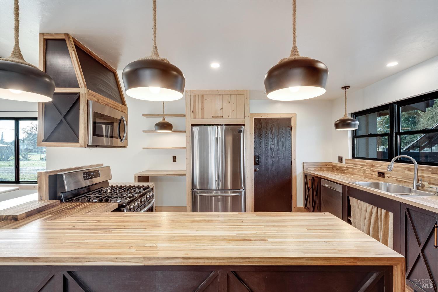 985 Gumview Road