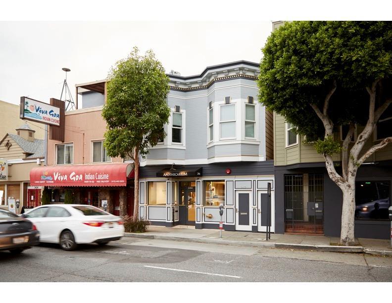 2412 Lombard St