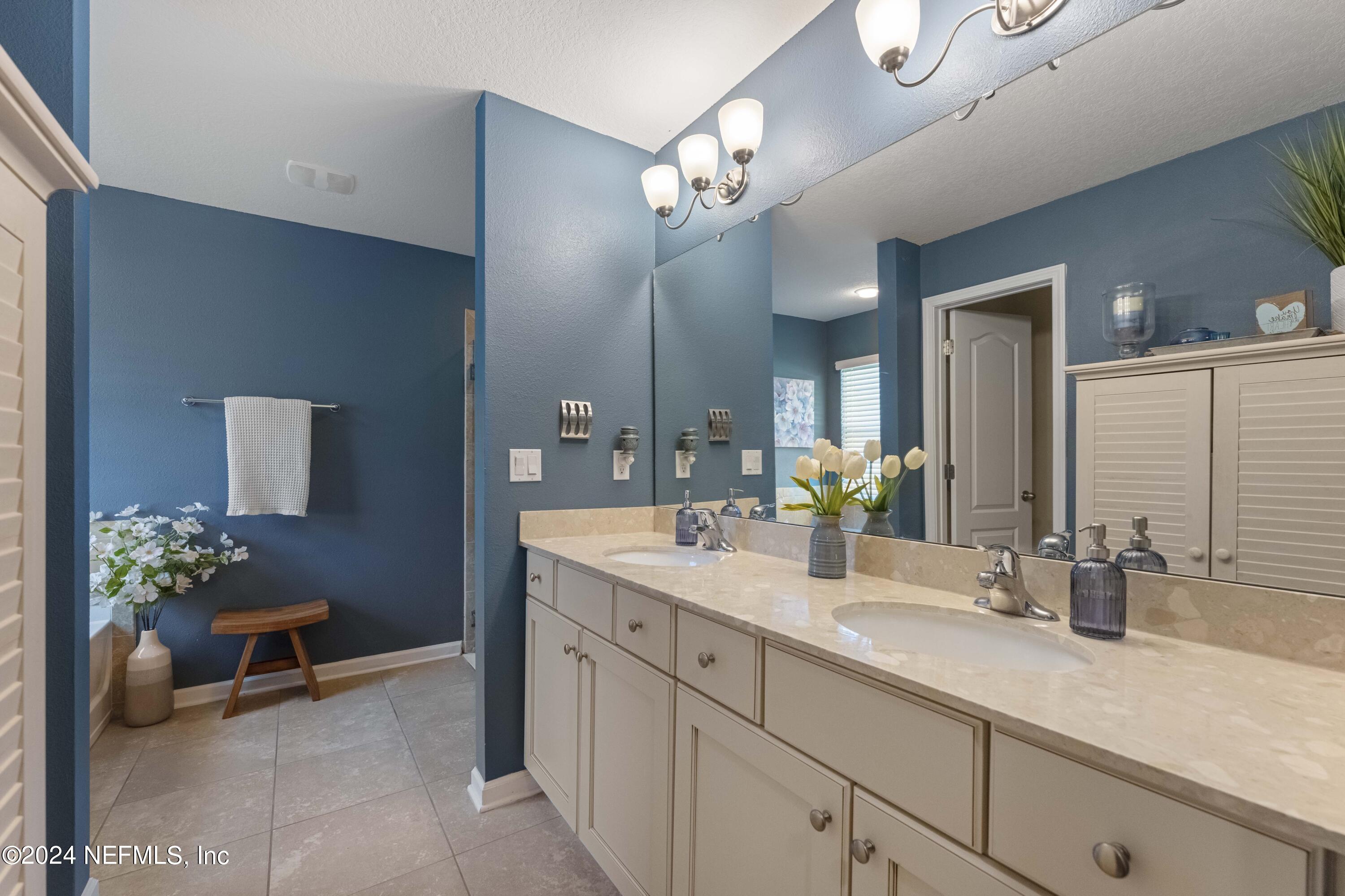 4939 BALLASTONE Drive