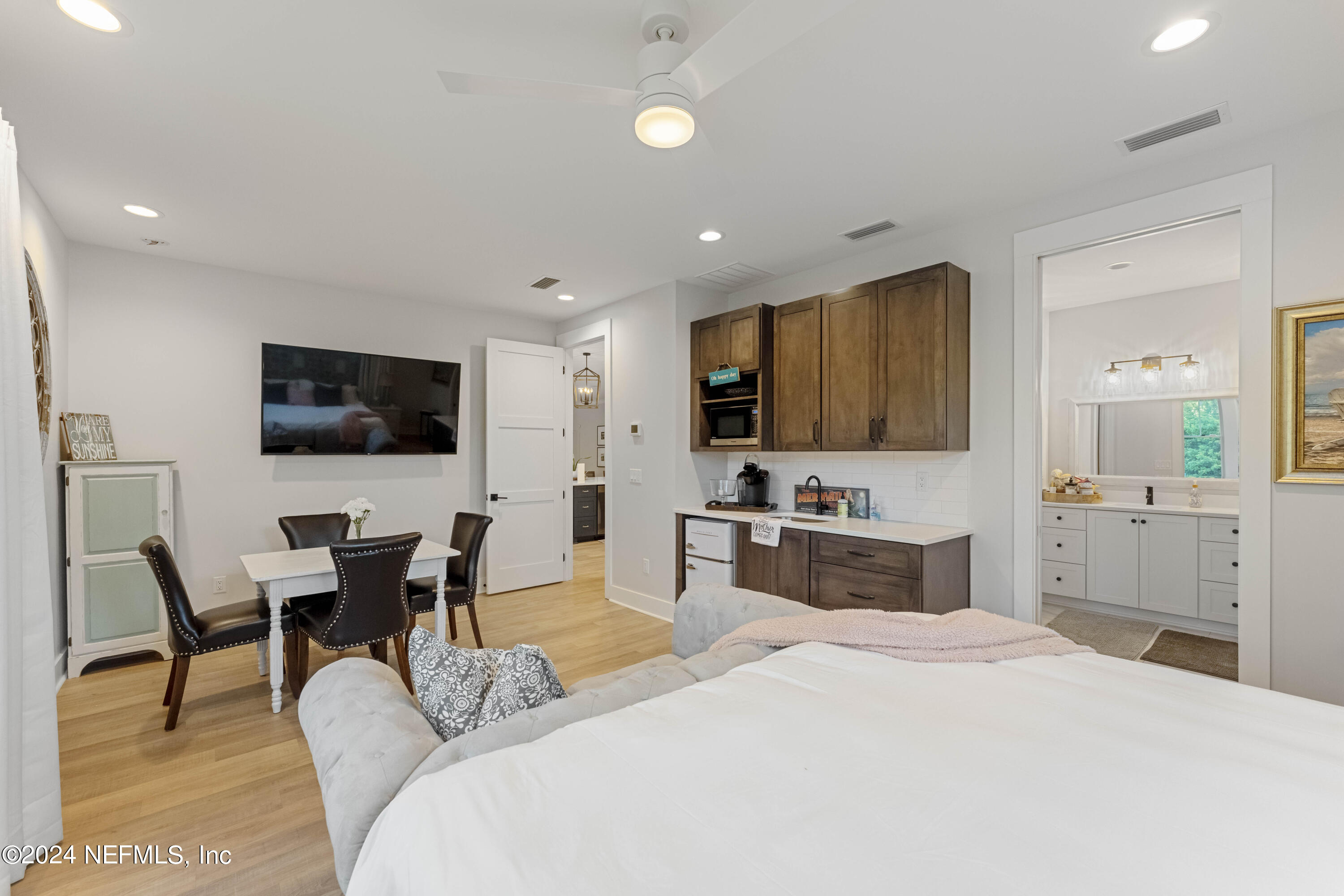 10005 EVERCHARM ESTATES Court