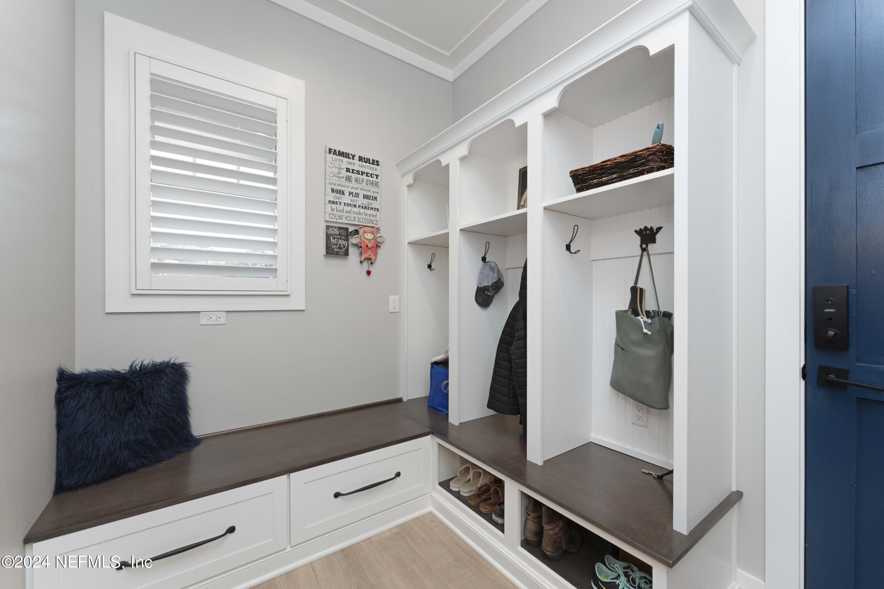 10005 EVERCHARM ESTATES Court