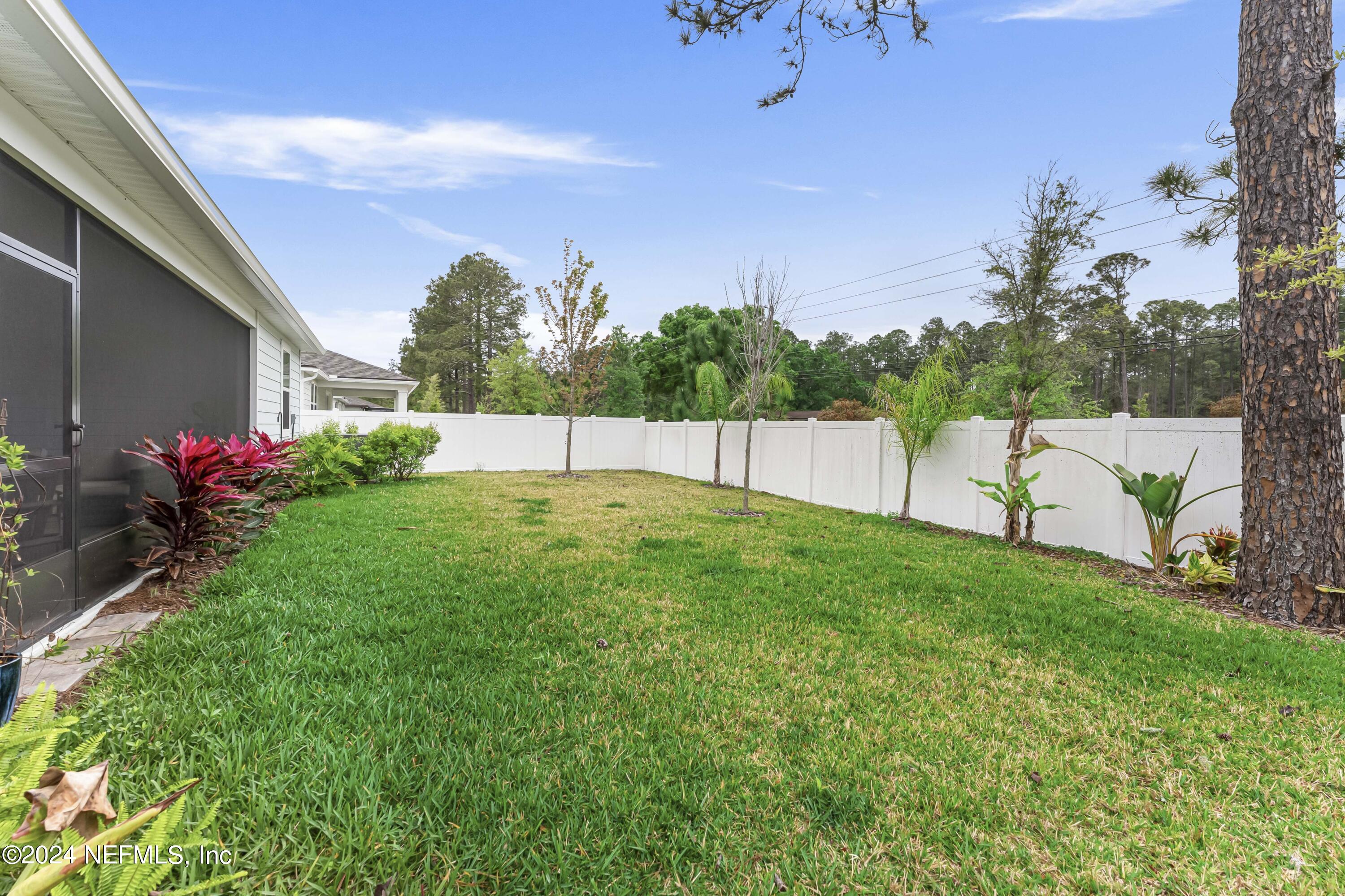 4595 CREEKSIDE BLUFF Street