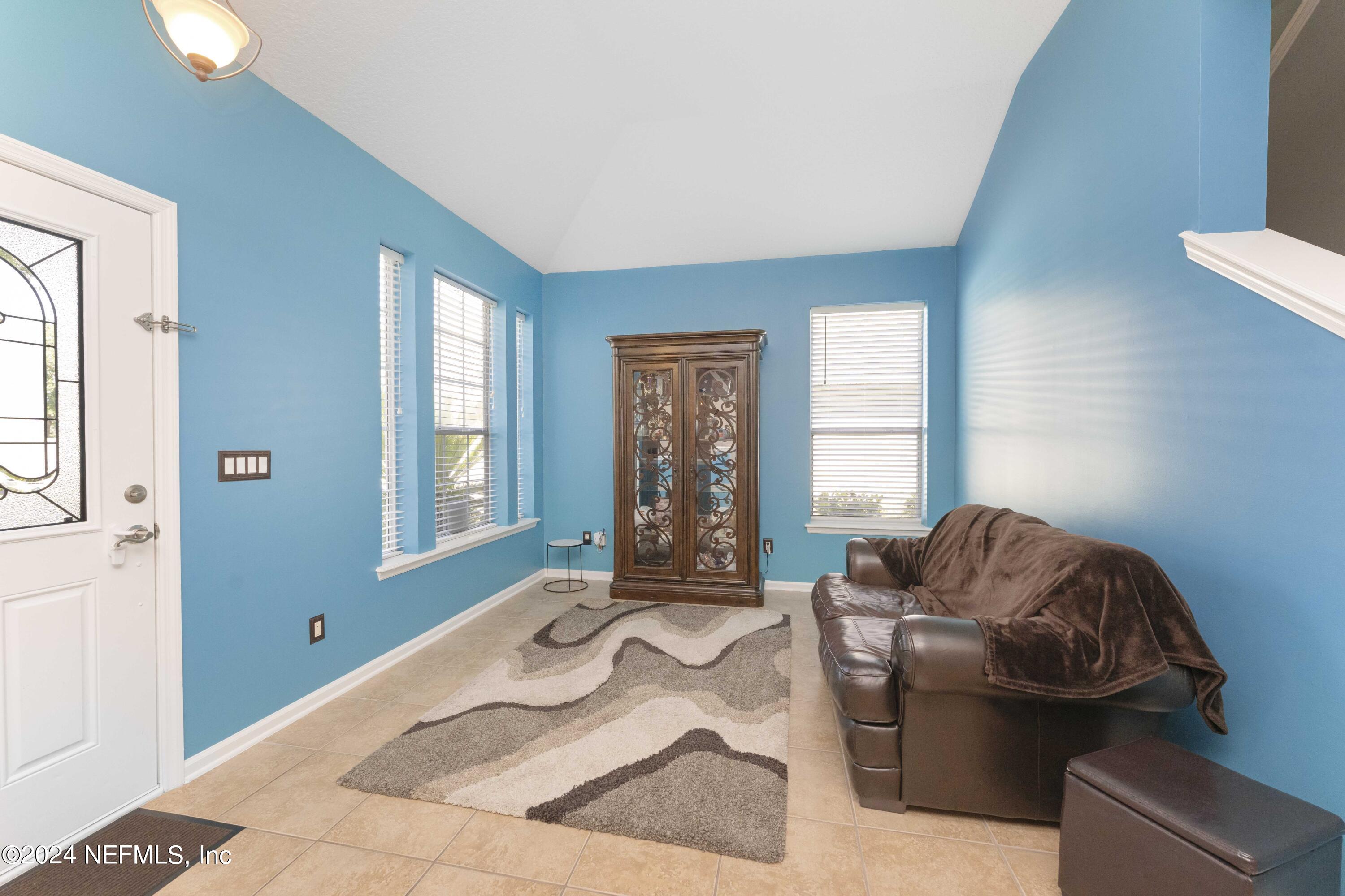 5830 ALAMOSA Circle