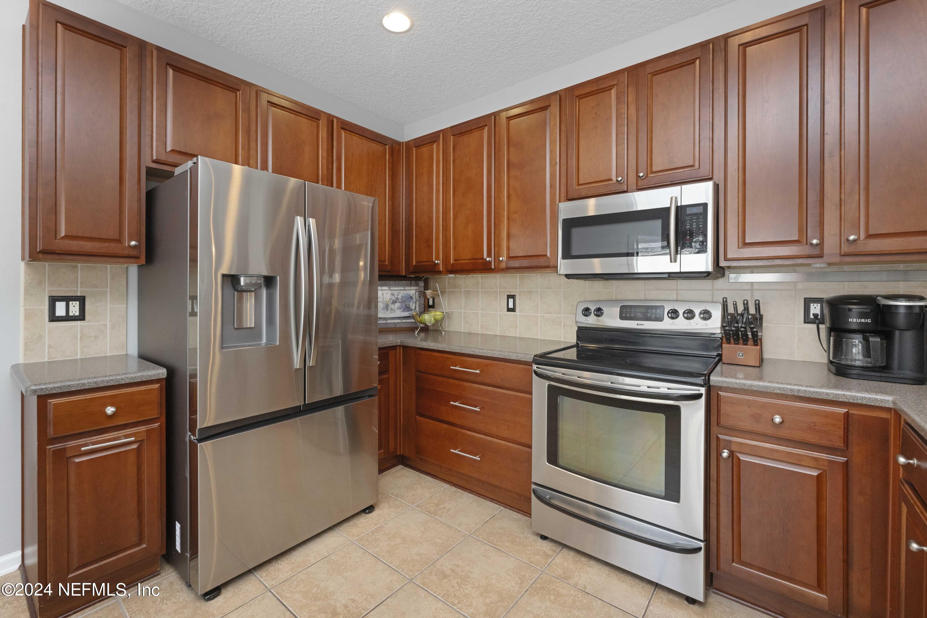 5830 ALAMOSA Circle