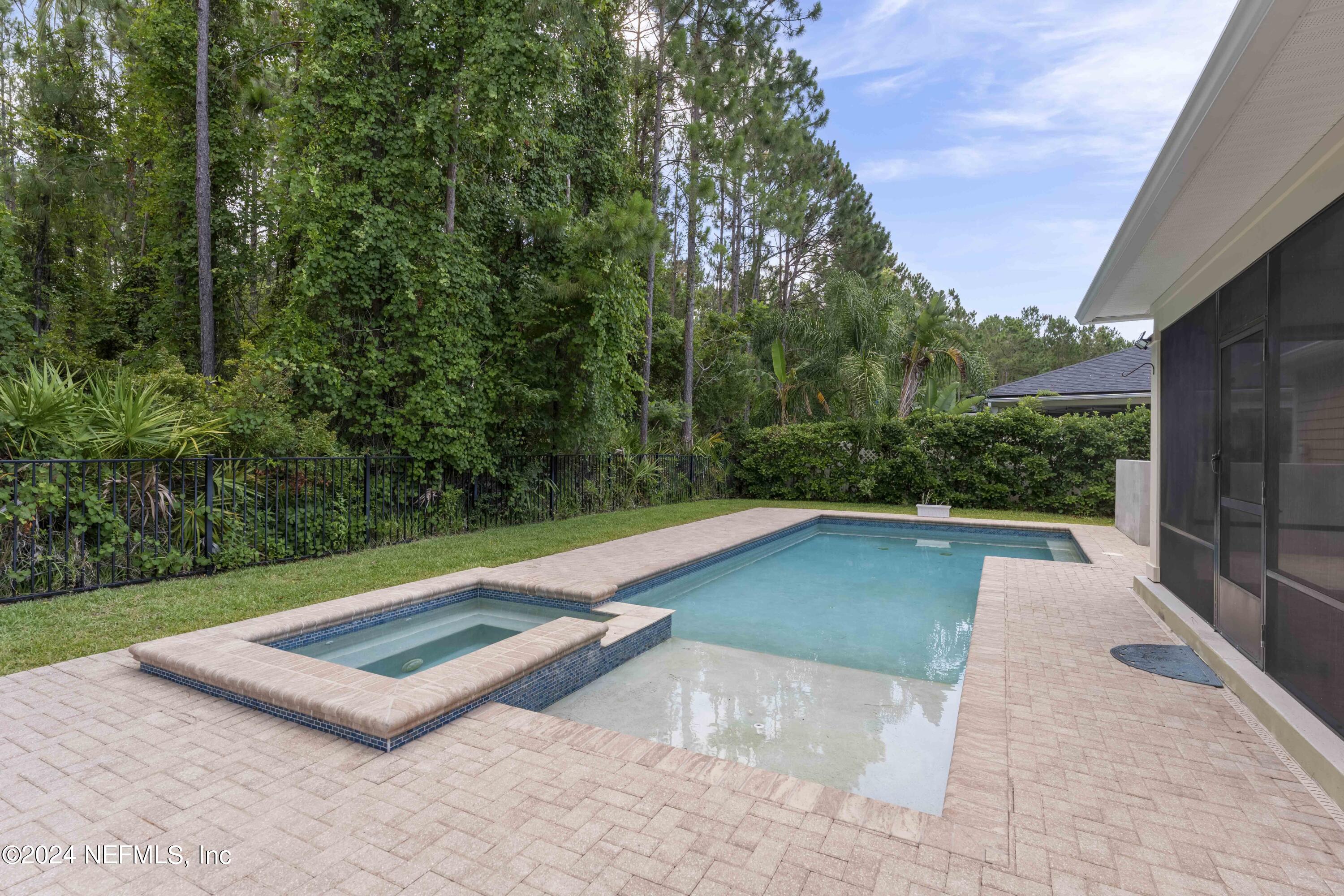 272 OLIVETTE Street, St. Johns
