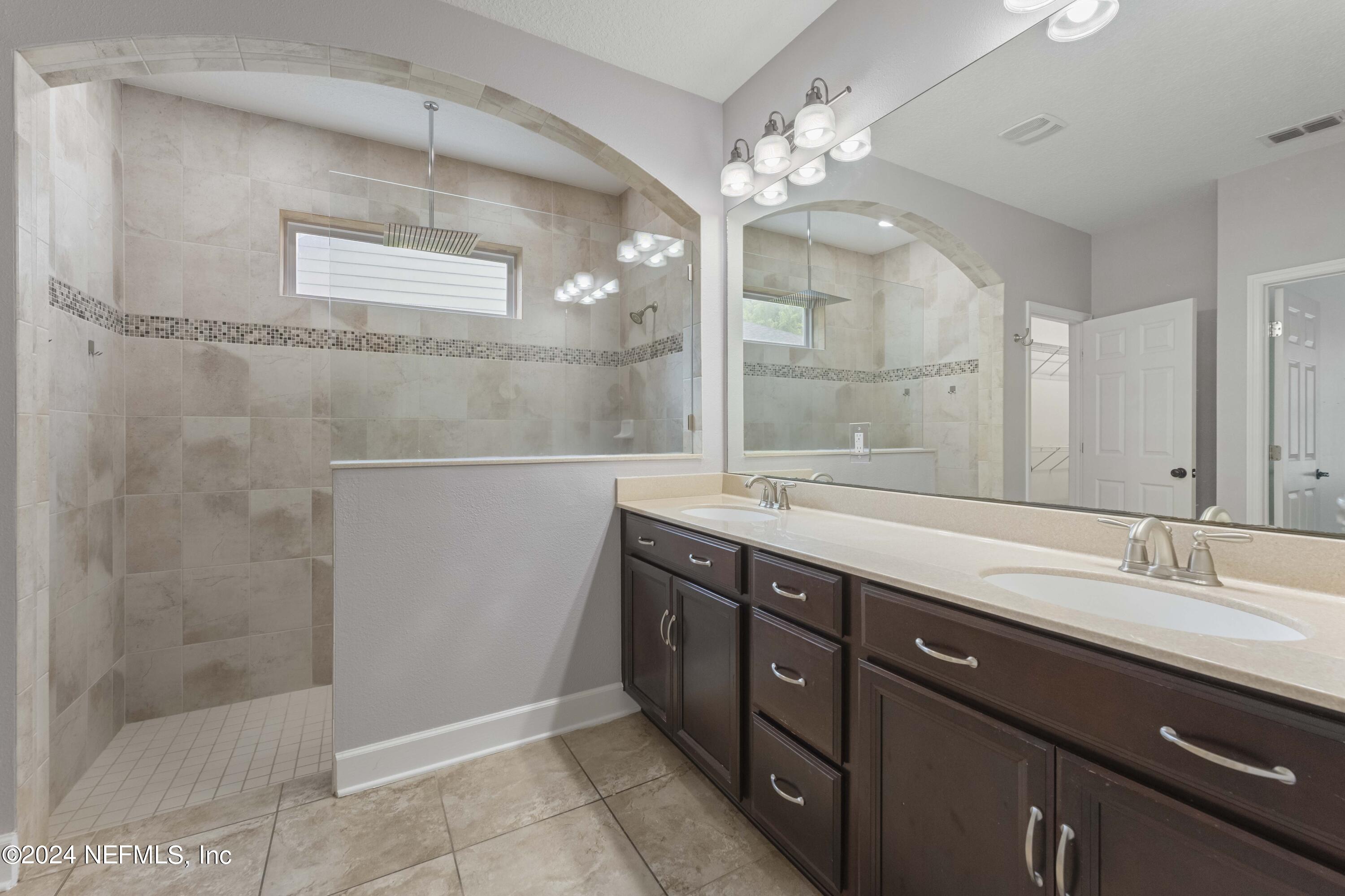 272 OLIVETTE Street, St. Johns
