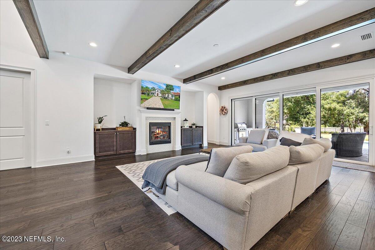 13861 BELLA RIVA Lane