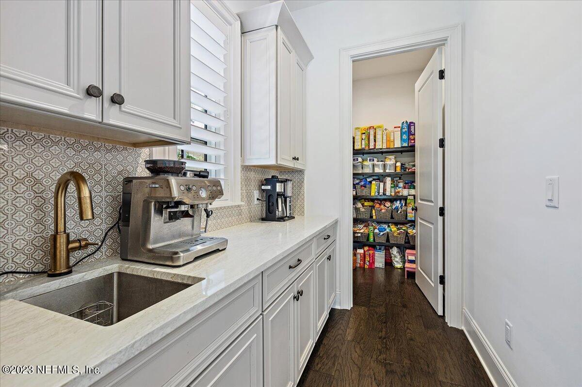 13861 BELLA RIVA Lane
