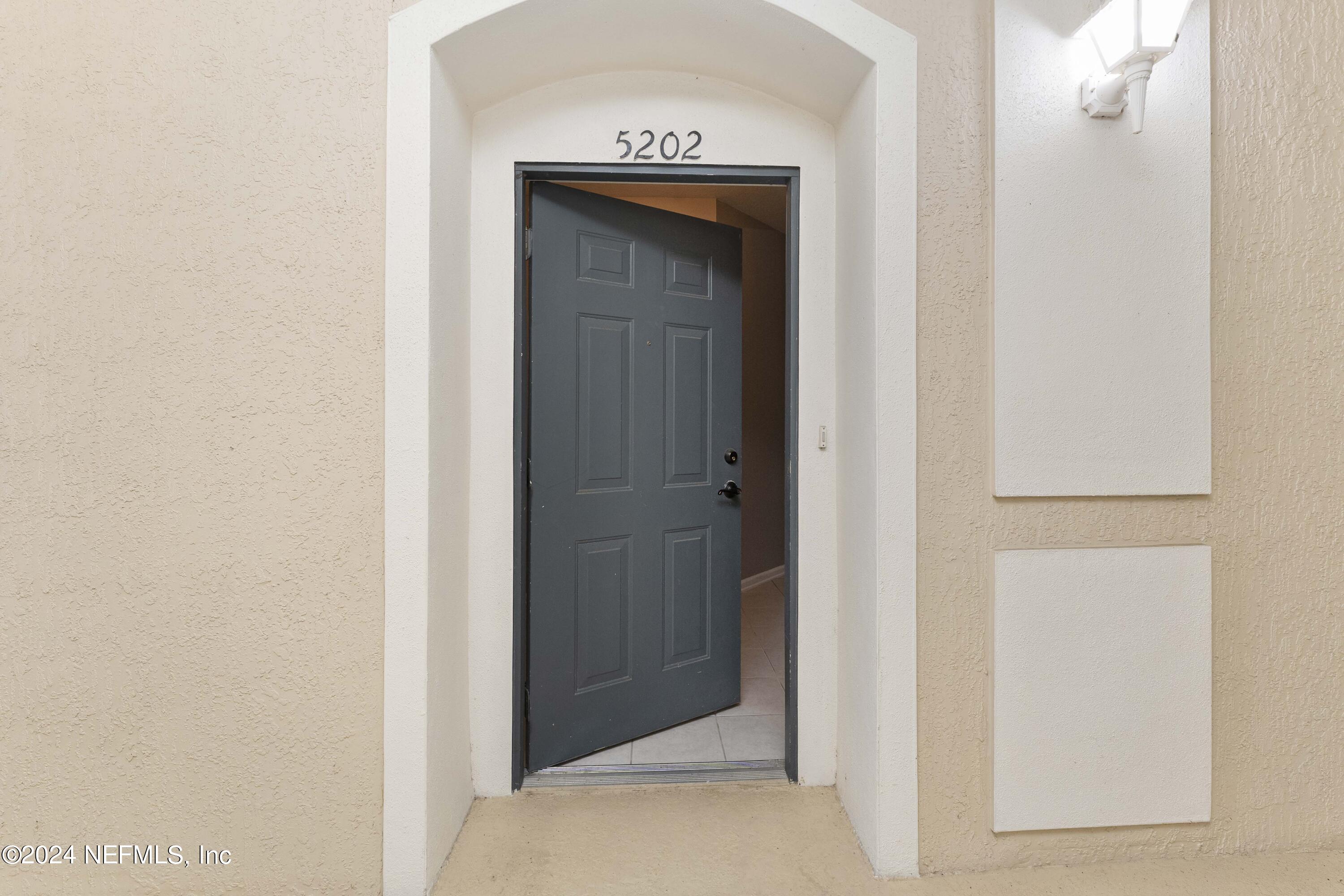 7801 POINT MEADOWS Drive, 5202