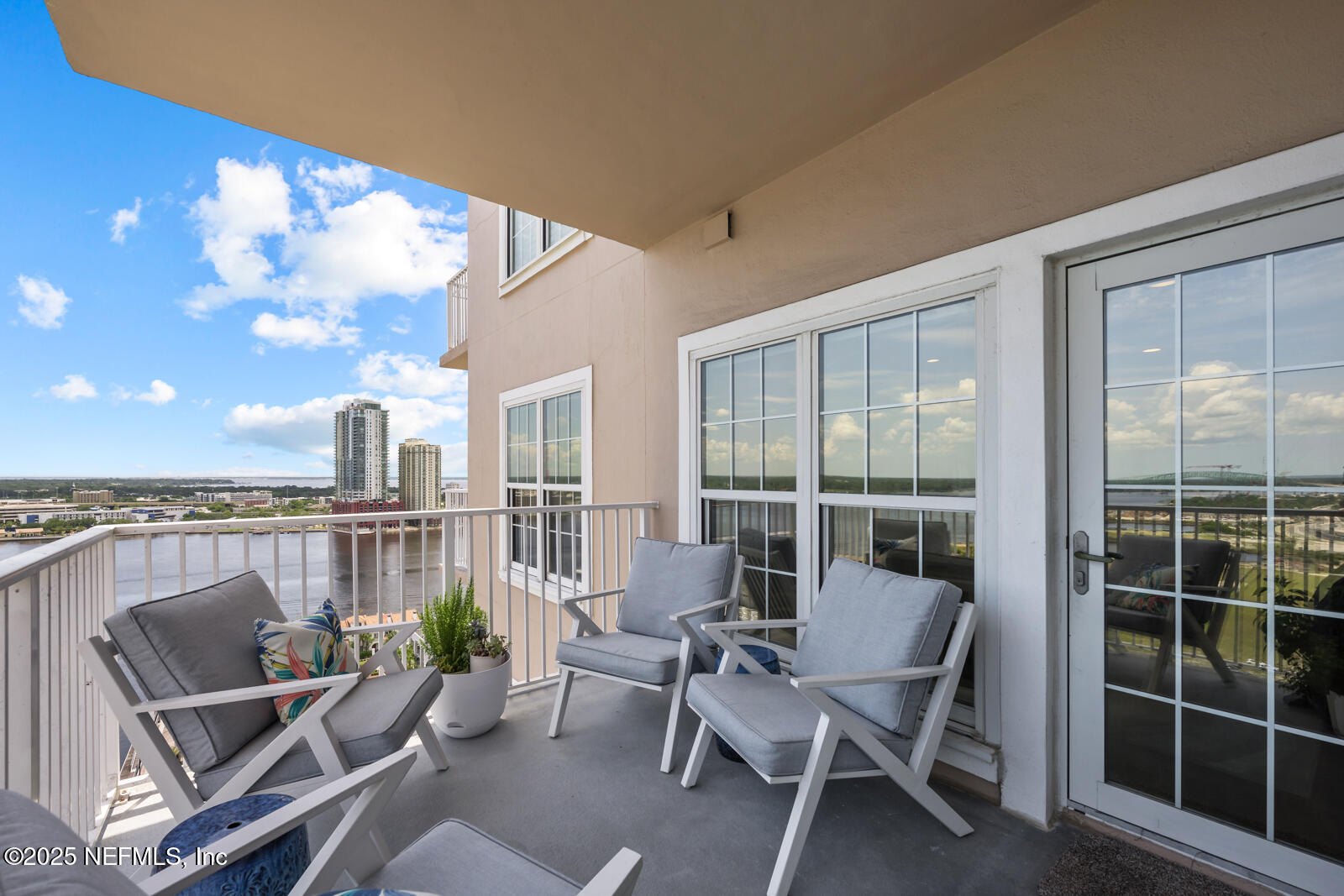 400 E BAY Street, 1706