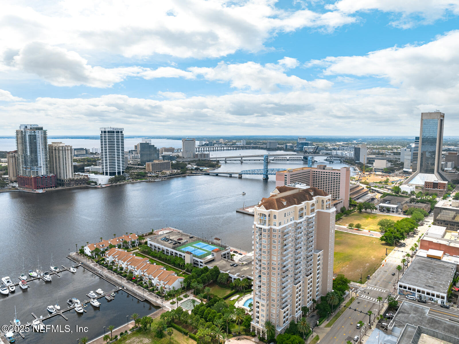 400 E BAY Street, 1706