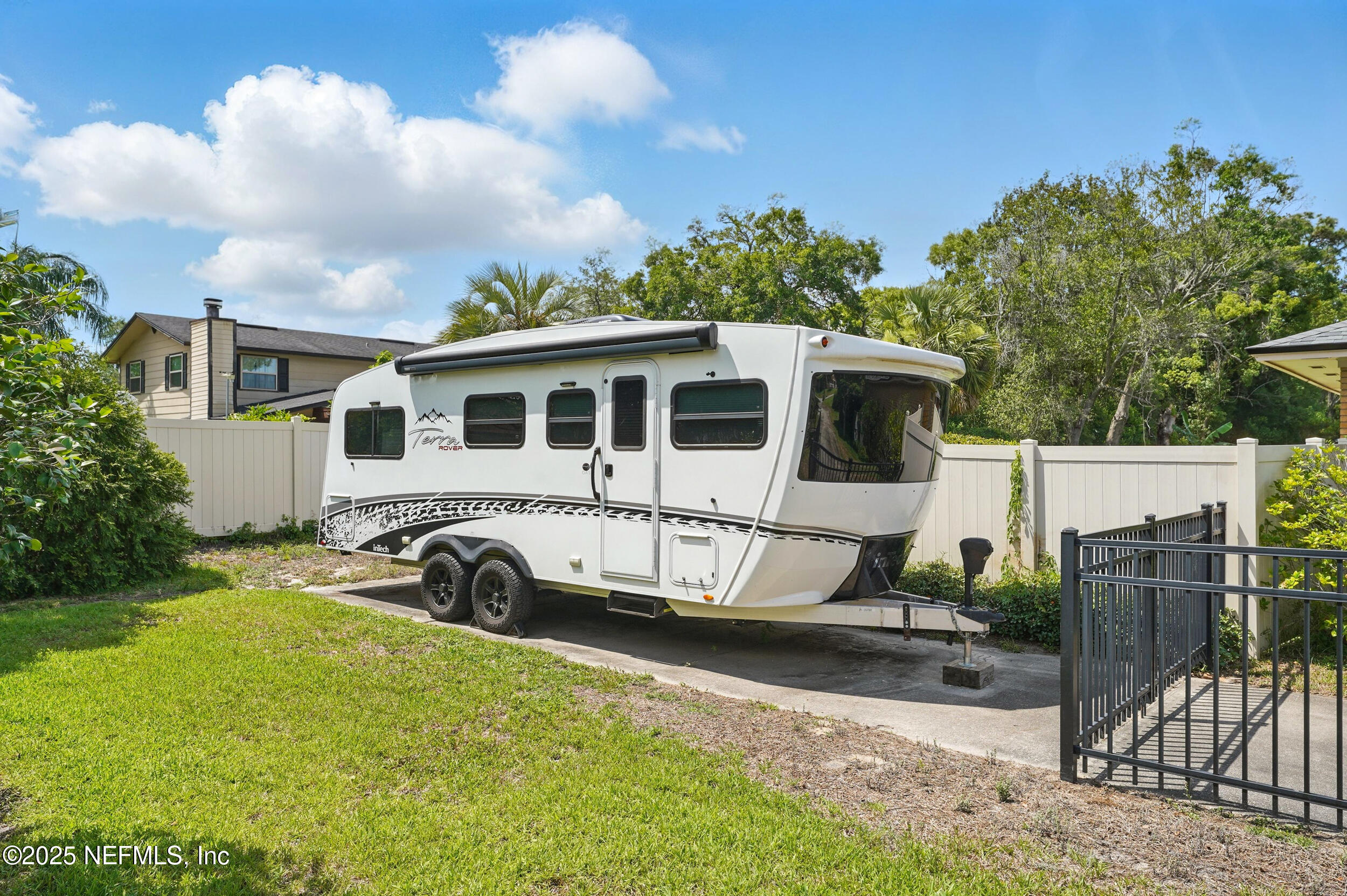 3620 SANDBURG Road