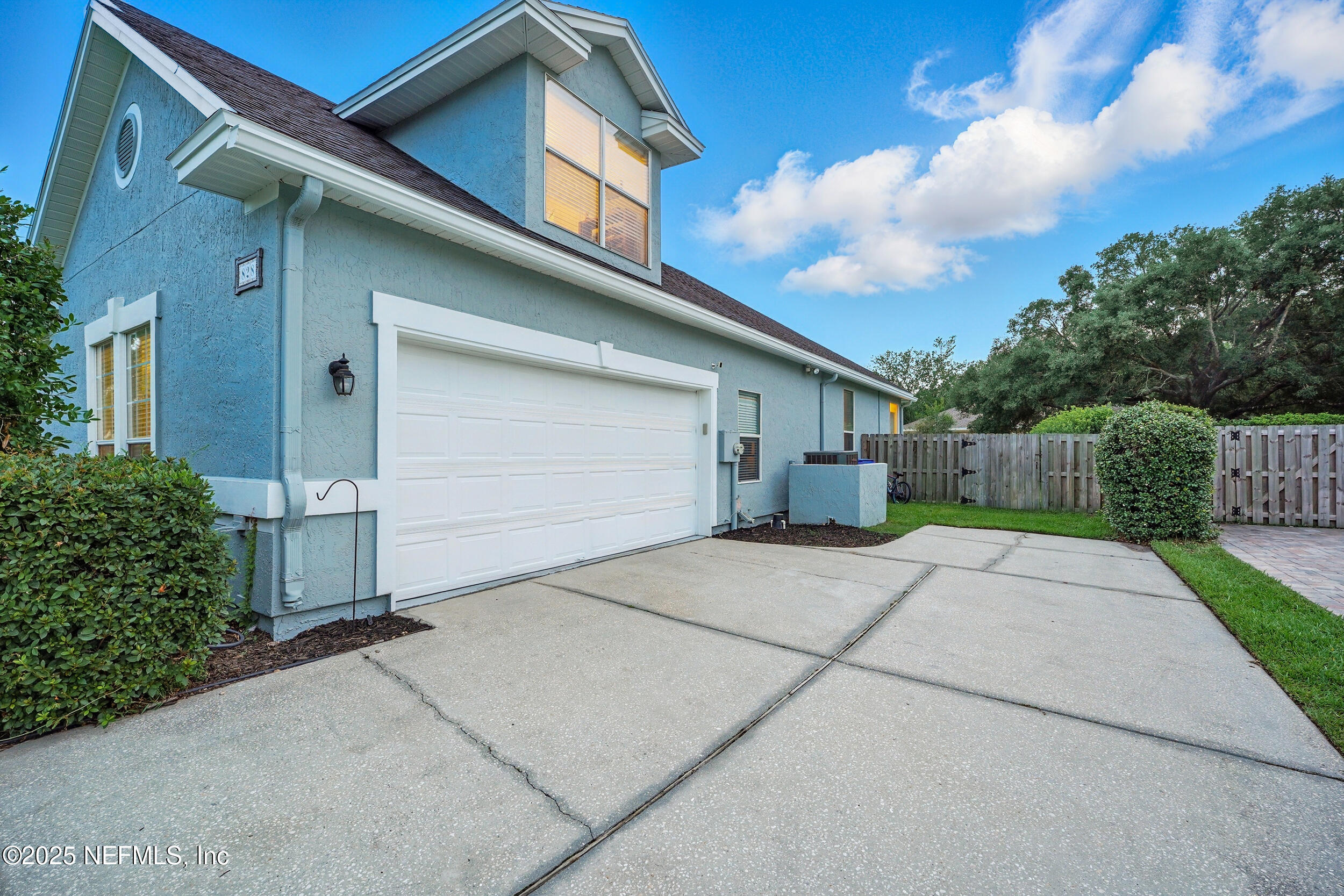 828 LOTUS Lane N, St. Johns