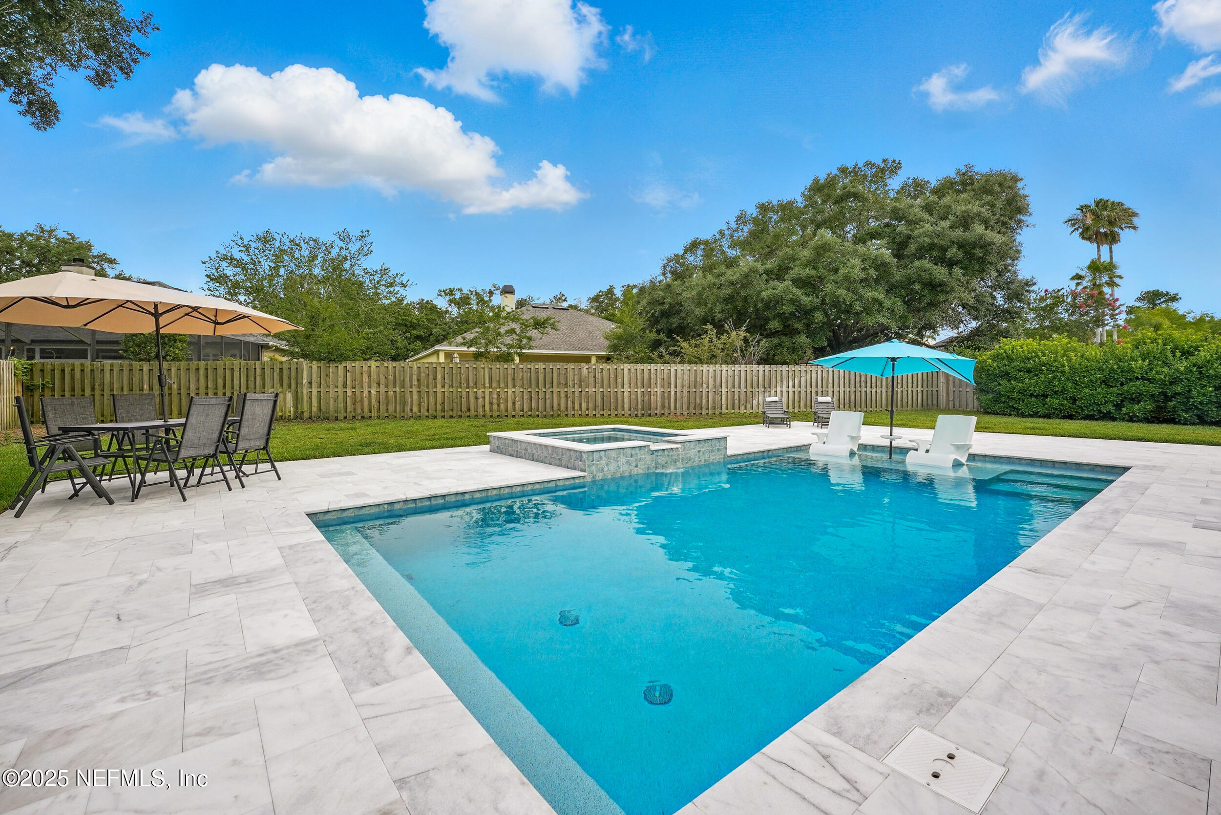 828 LOTUS Lane N, St. Johns