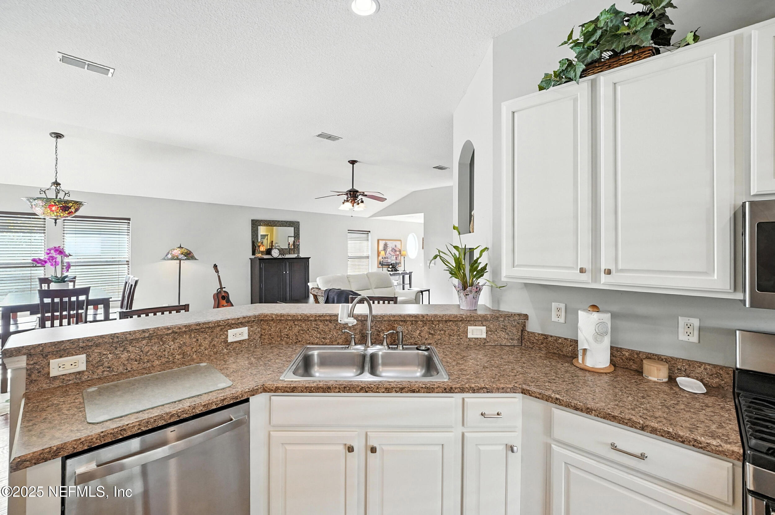 5877 WIND CAVE Lane
