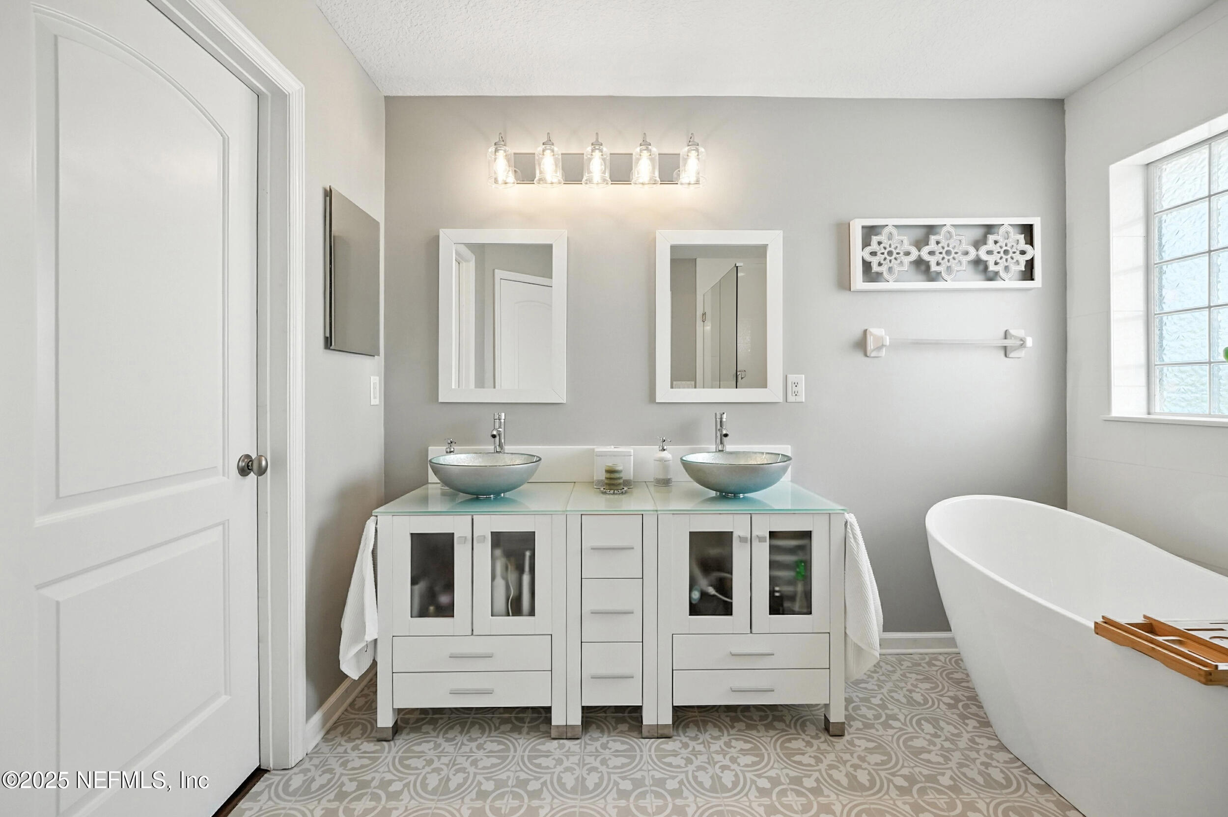 5877 WIND CAVE Lane