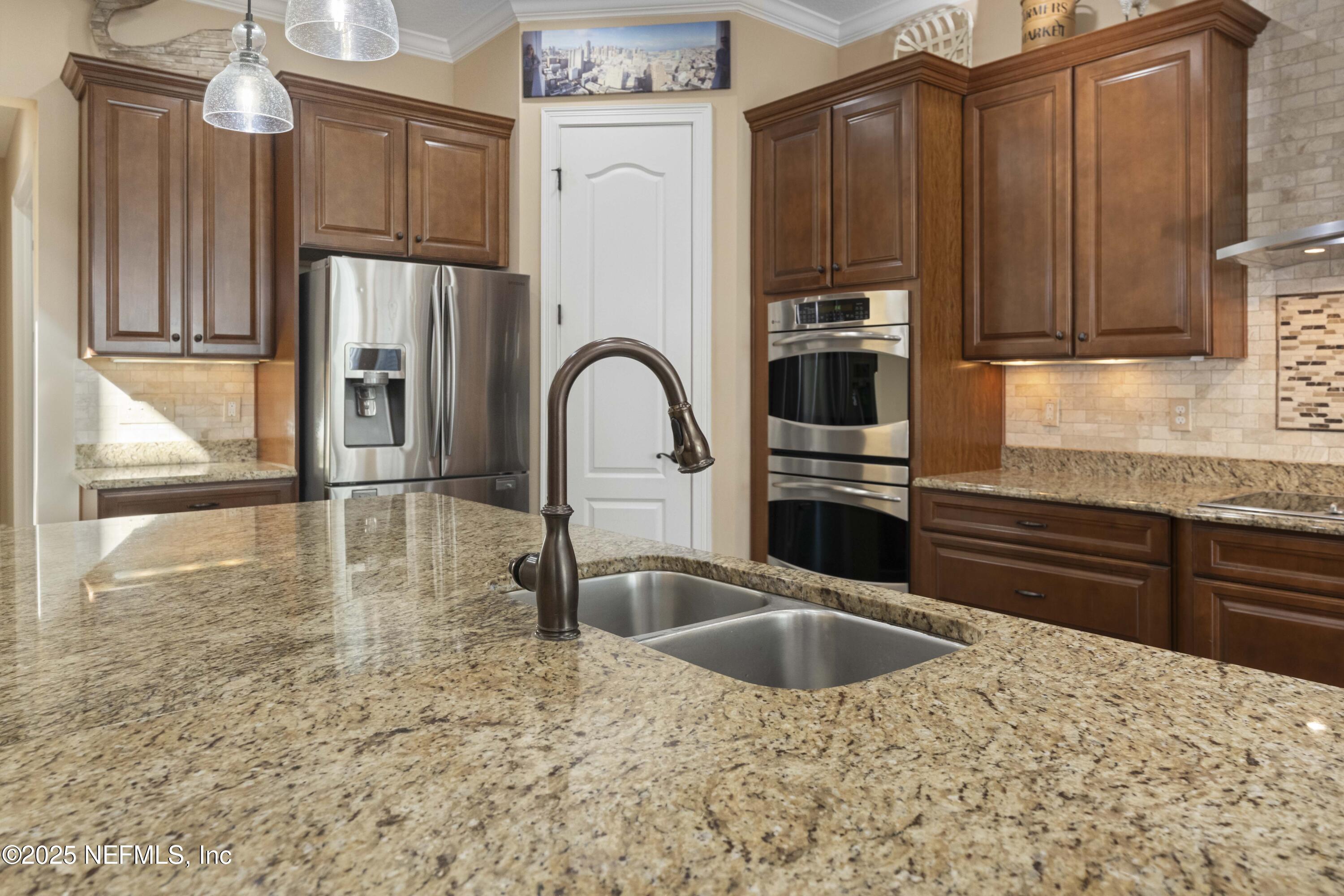 108 PINETA Way, St. Johns