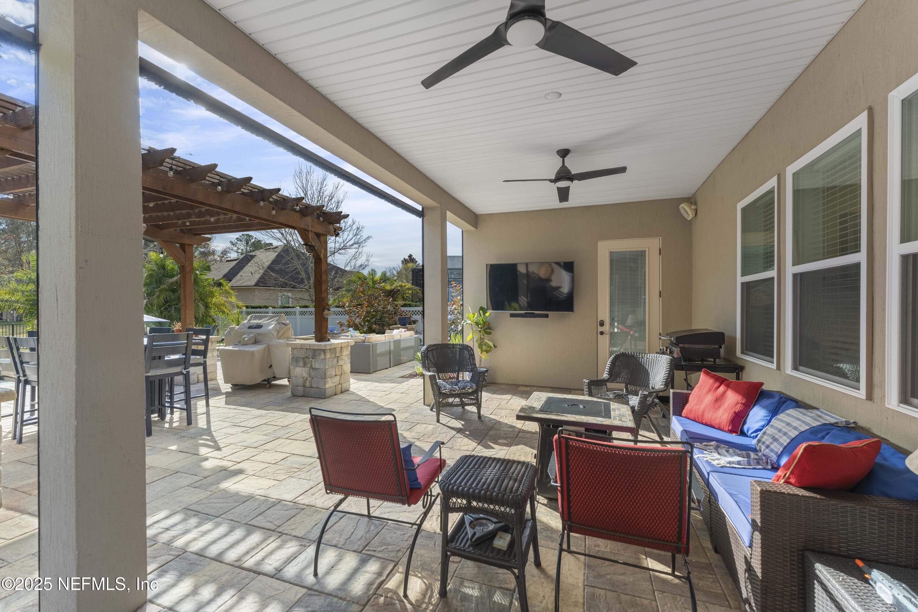 108 PINETA Way, St. Johns