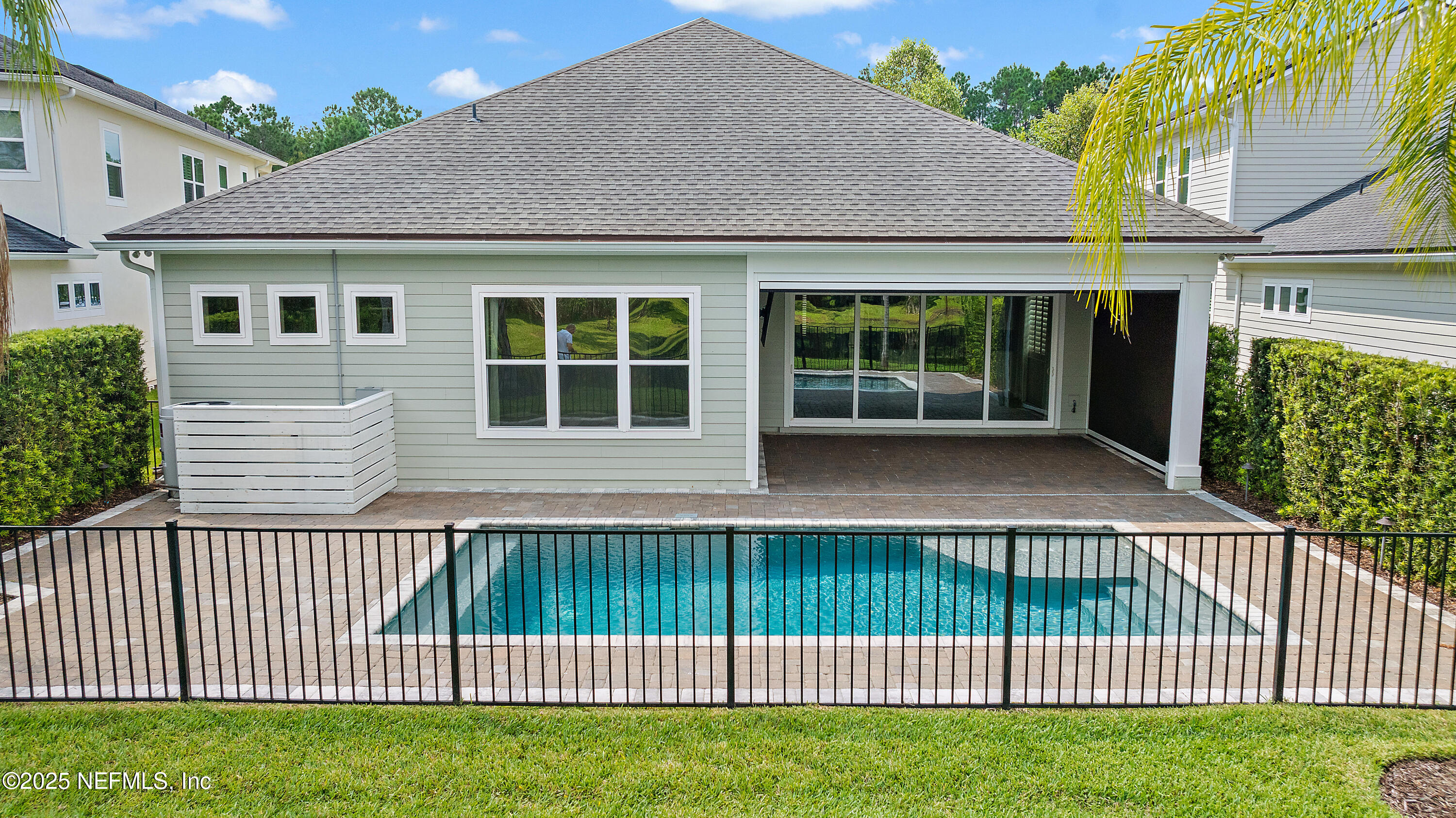 302 FRESHWATER Drive, St. Johns
