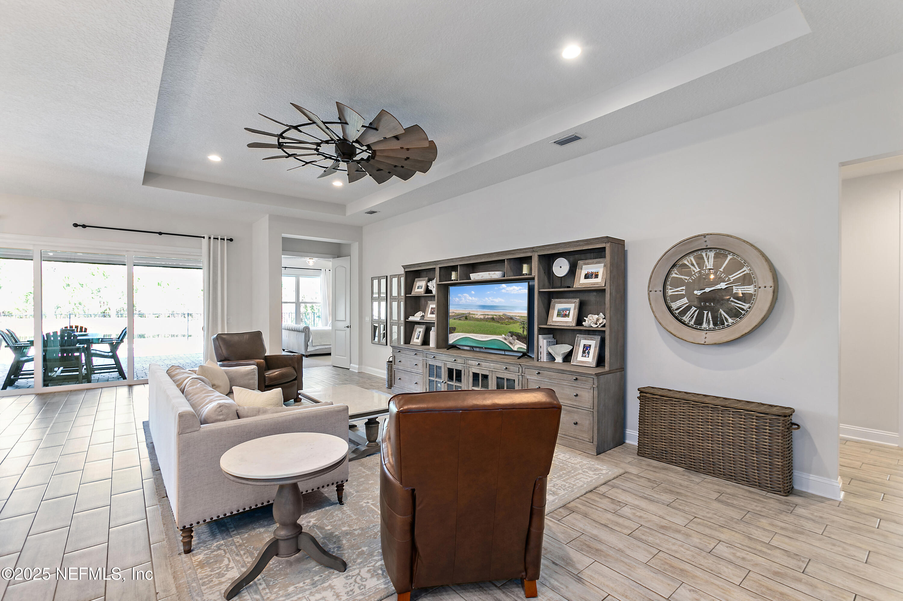 302 FRESHWATER Drive, St. Johns