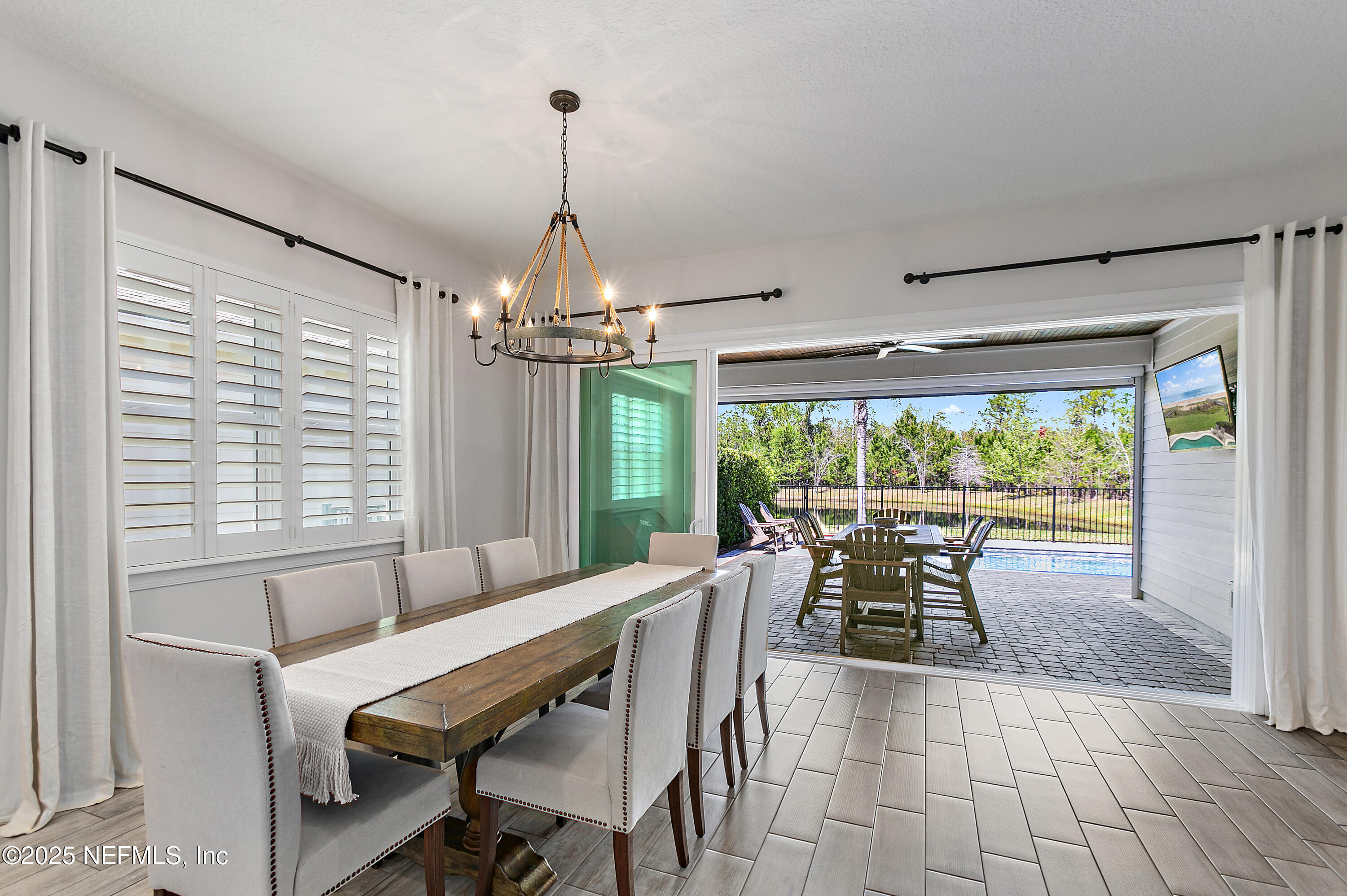 302 FRESHWATER Drive, St. Johns
