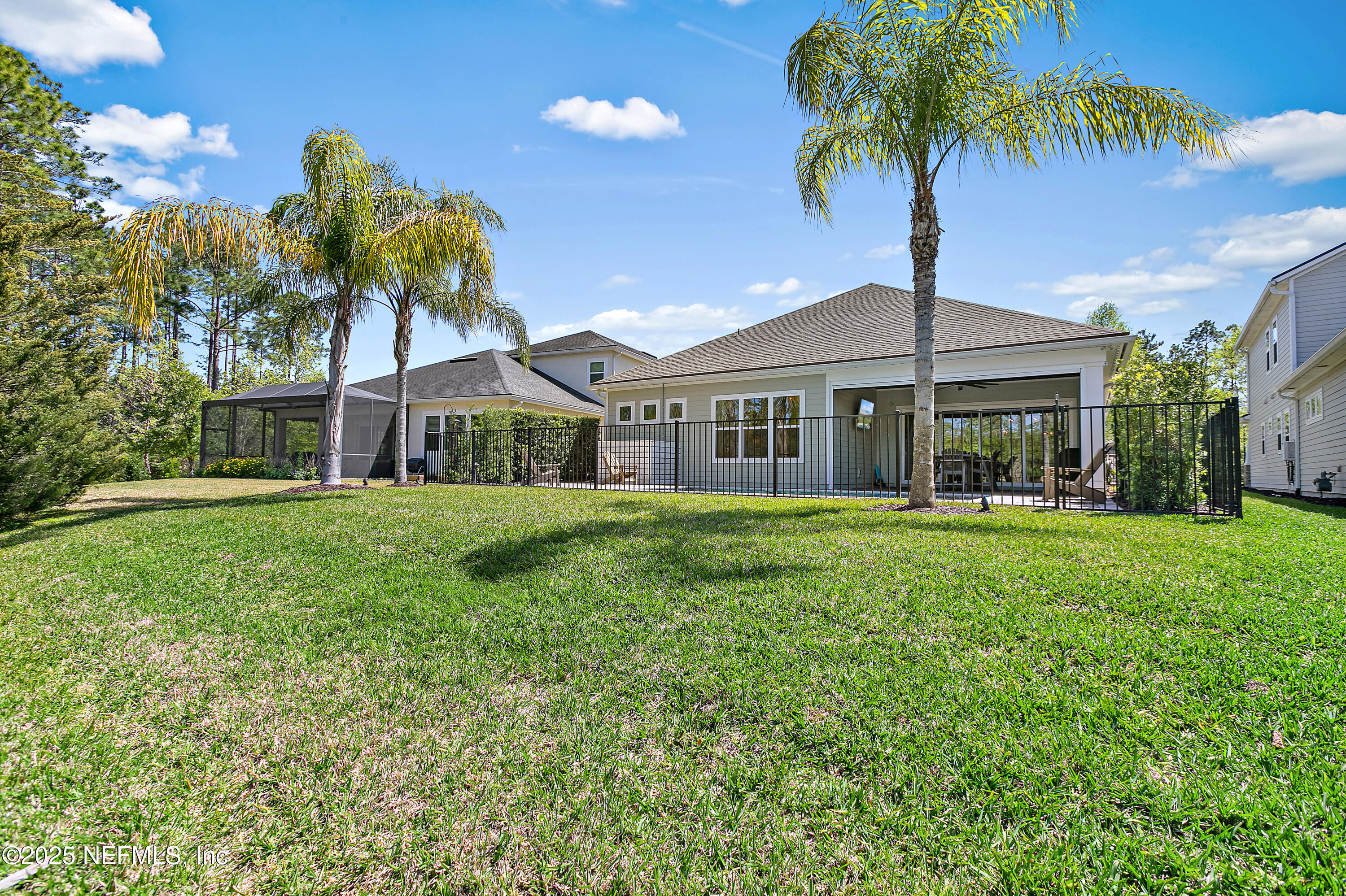 302 FRESHWATER Drive, St. Johns