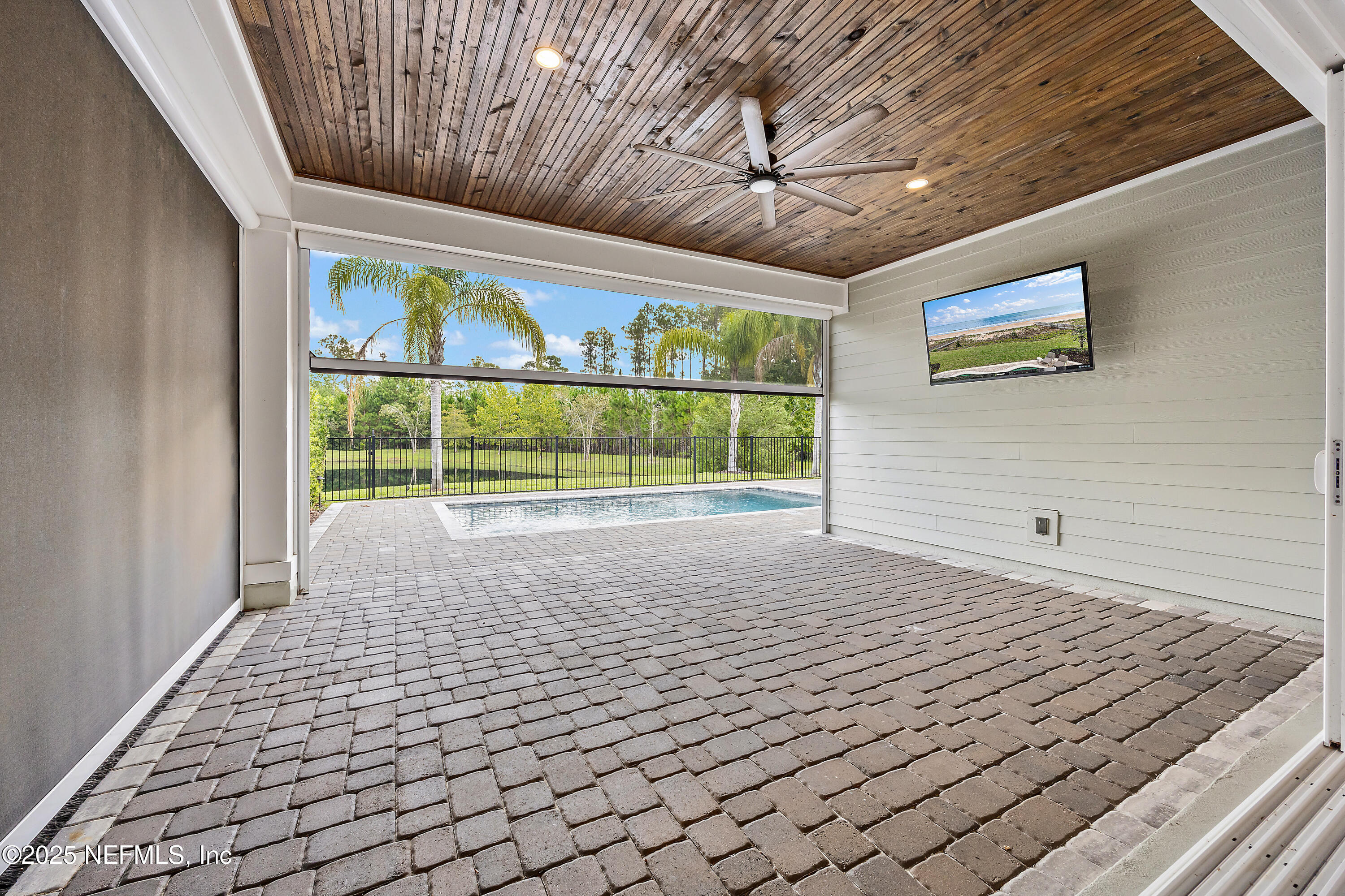 302 FRESHWATER Drive, St. Johns