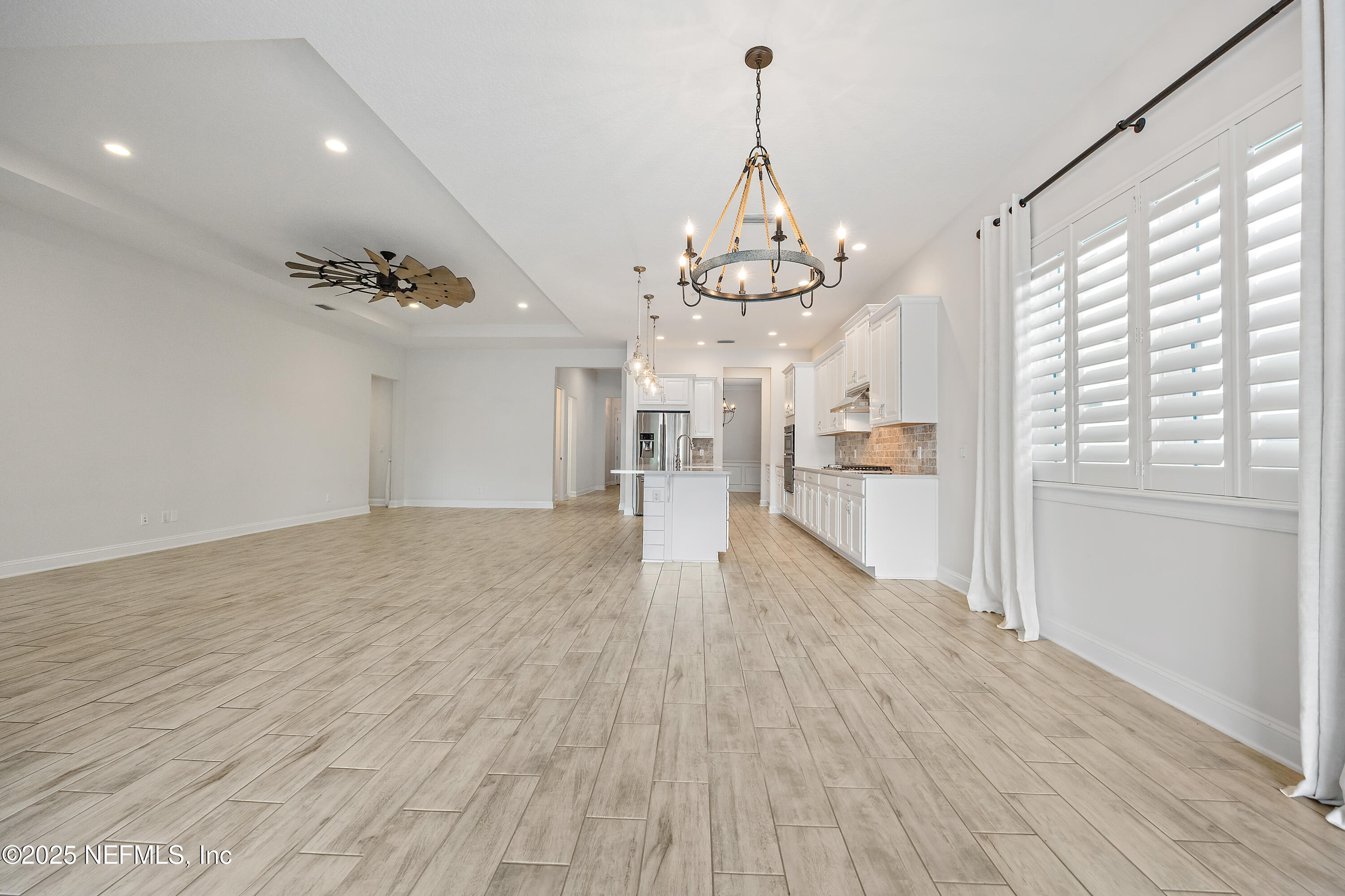 302 FRESHWATER Drive, St. Johns