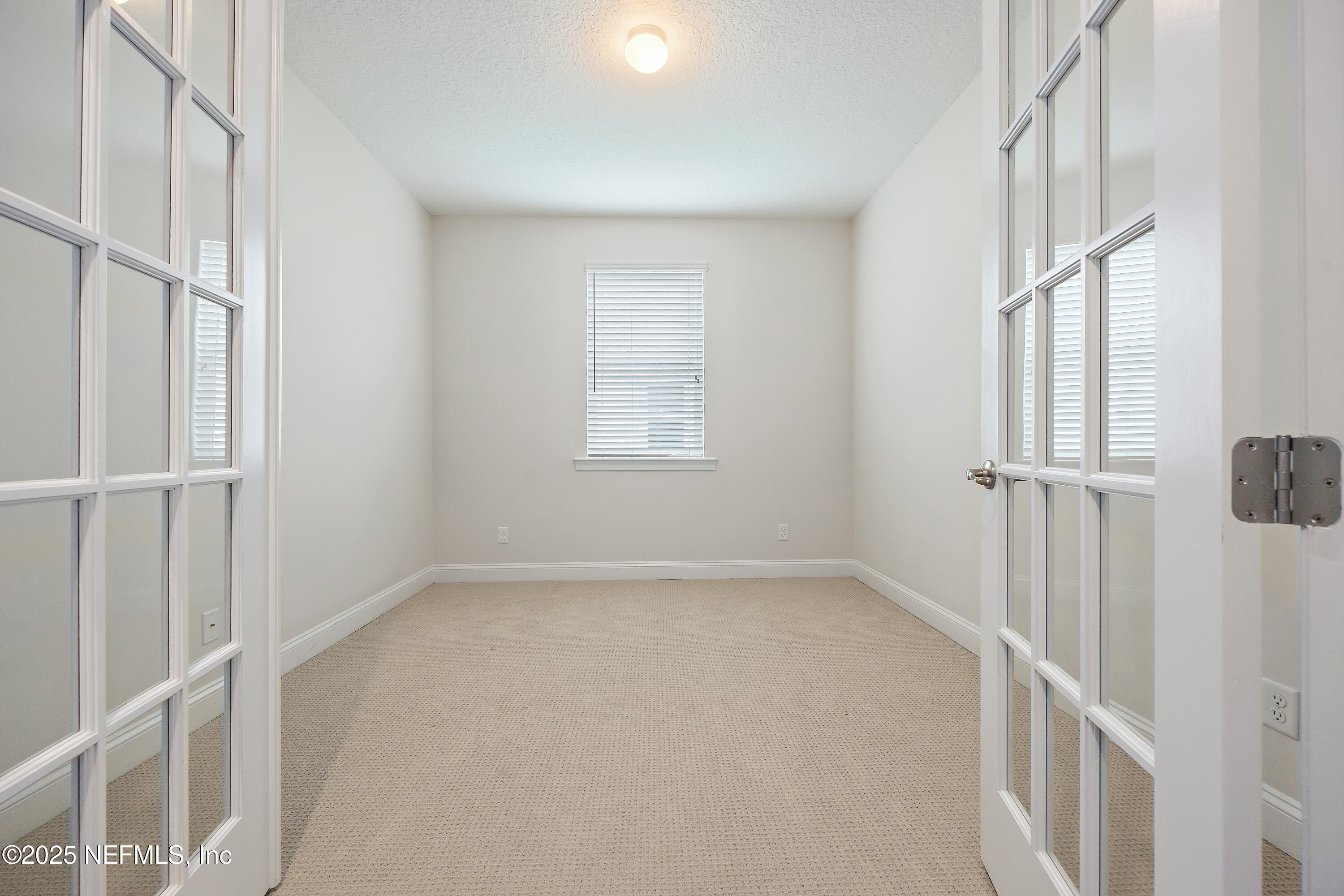 302 FRESHWATER Drive, St. Johns