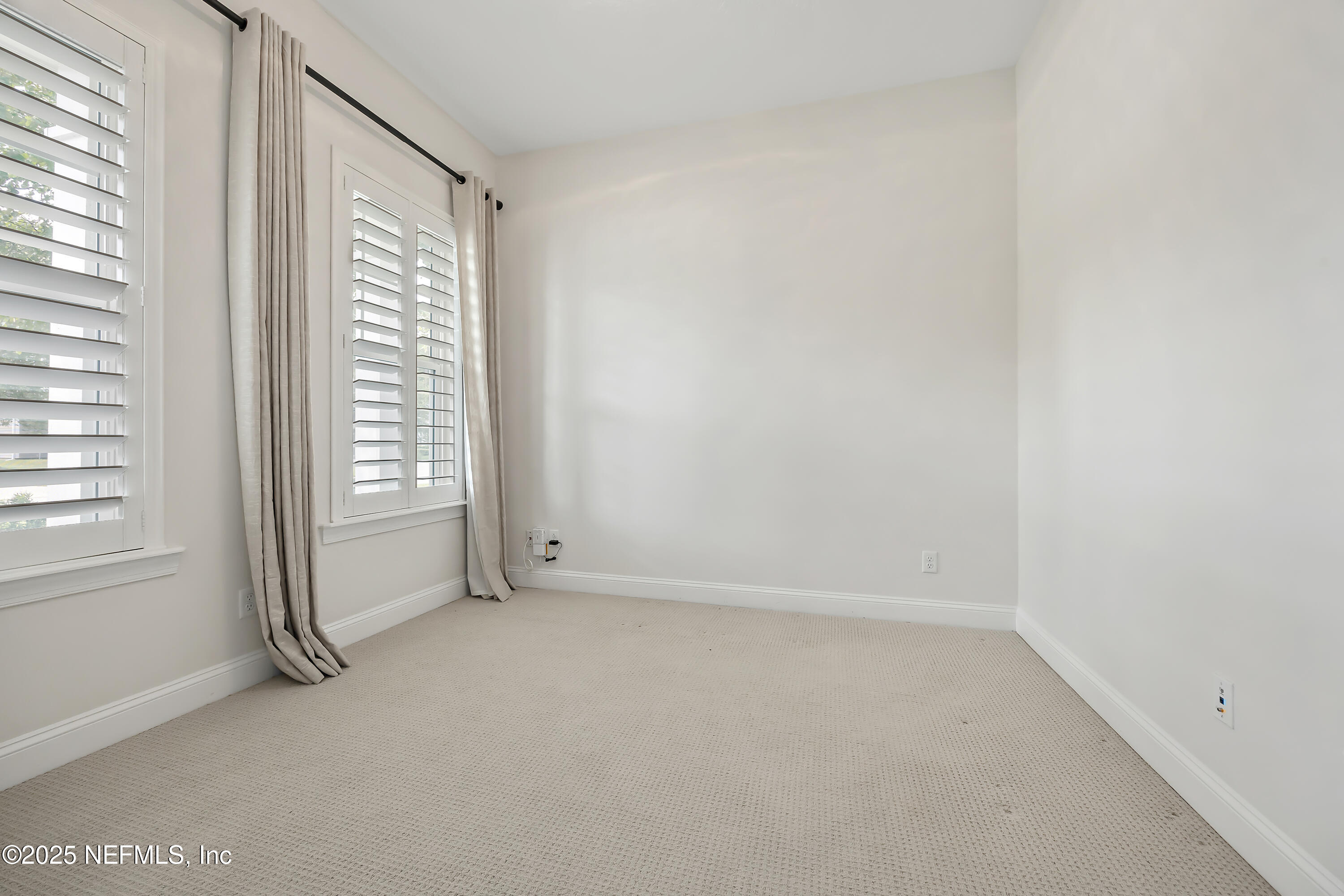 302 FRESHWATER Drive, St. Johns