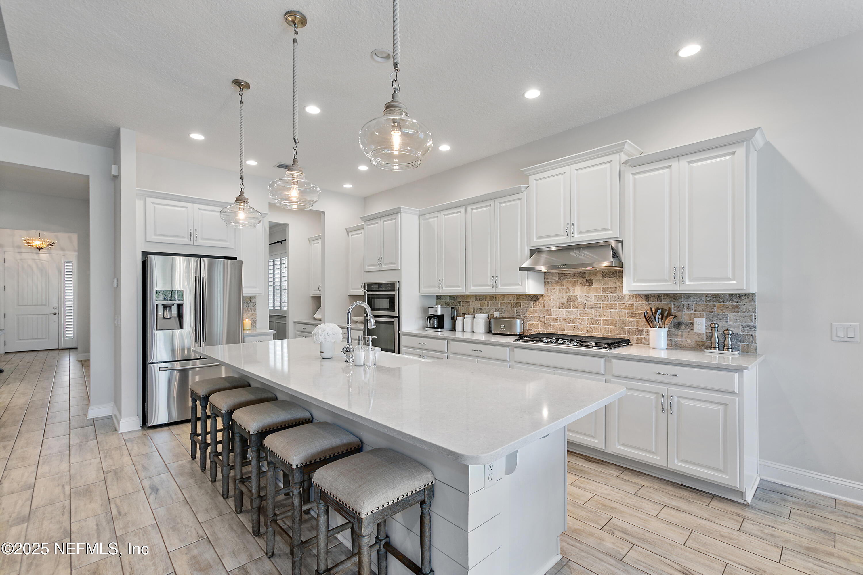 302 FRESHWATER Drive, St. Johns