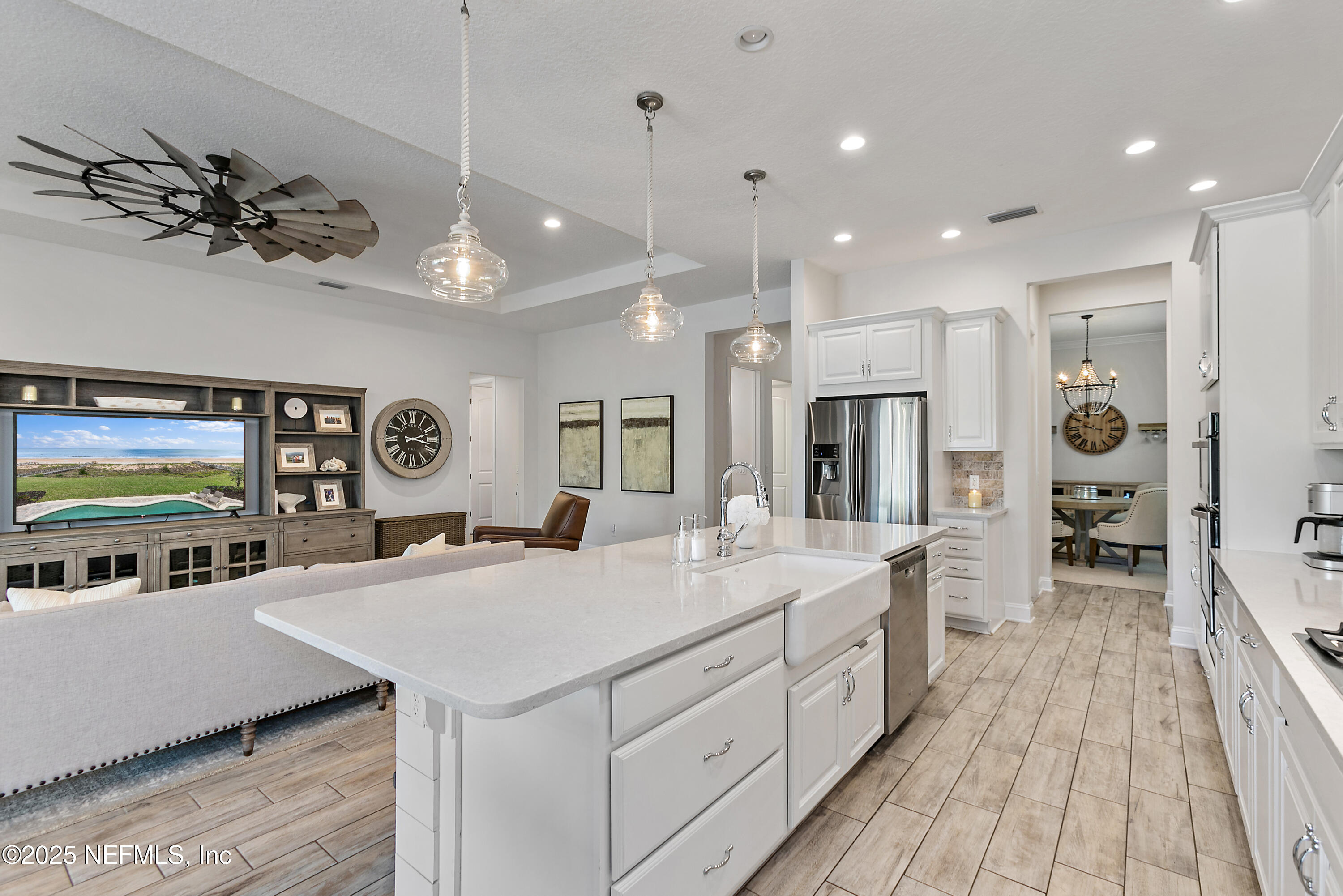 302 FRESHWATER Drive, St. Johns
