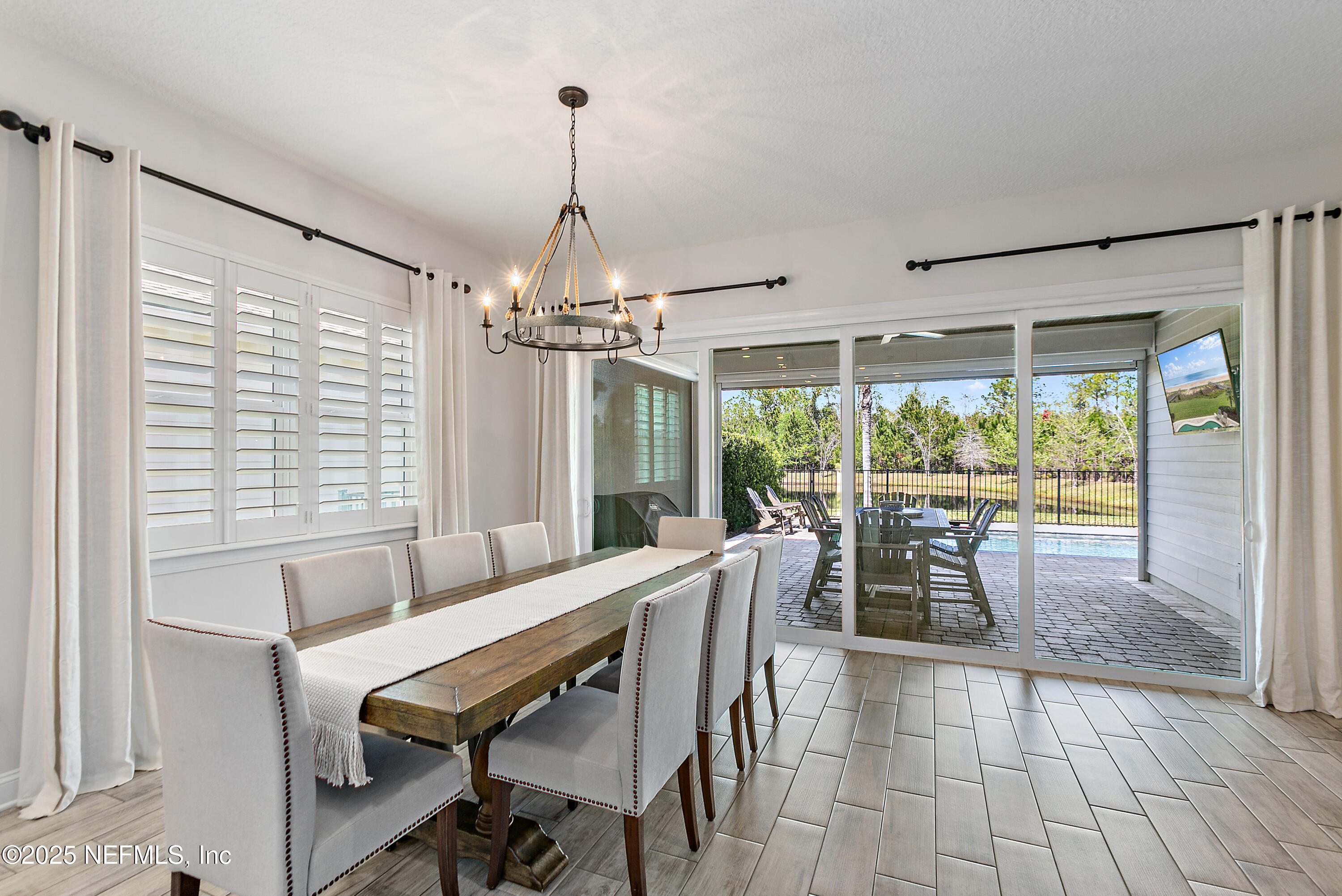 302 FRESHWATER Drive, St. Johns