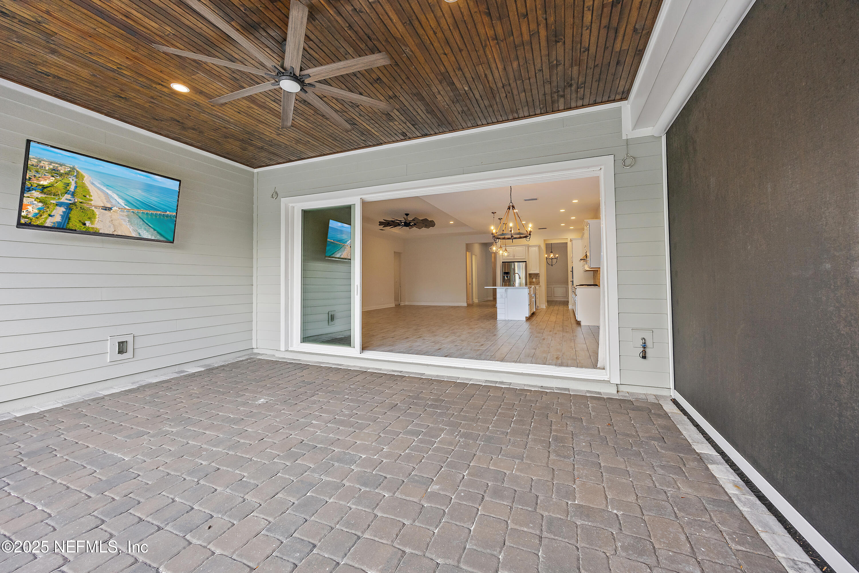 302 FRESHWATER Drive, St. Johns