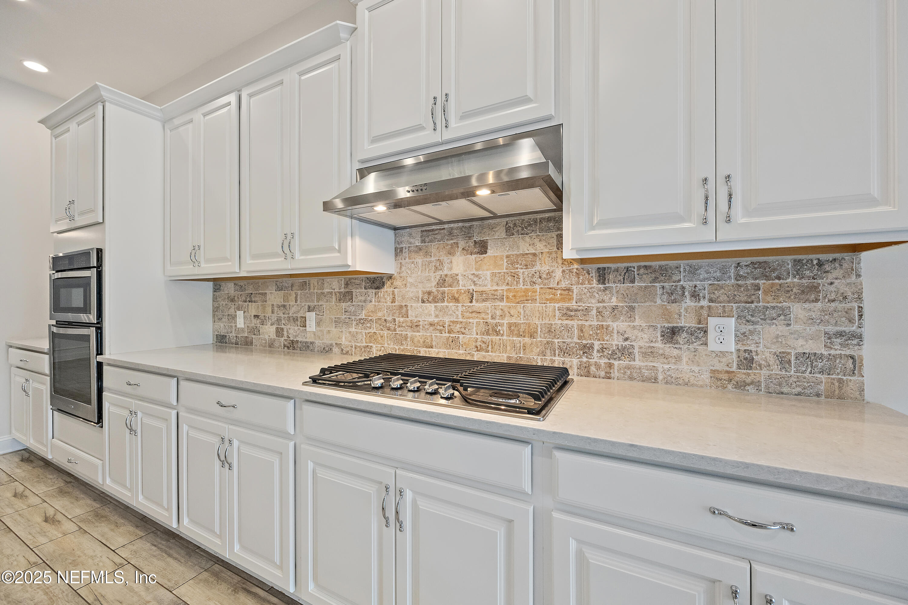 302 FRESHWATER Drive, St. Johns