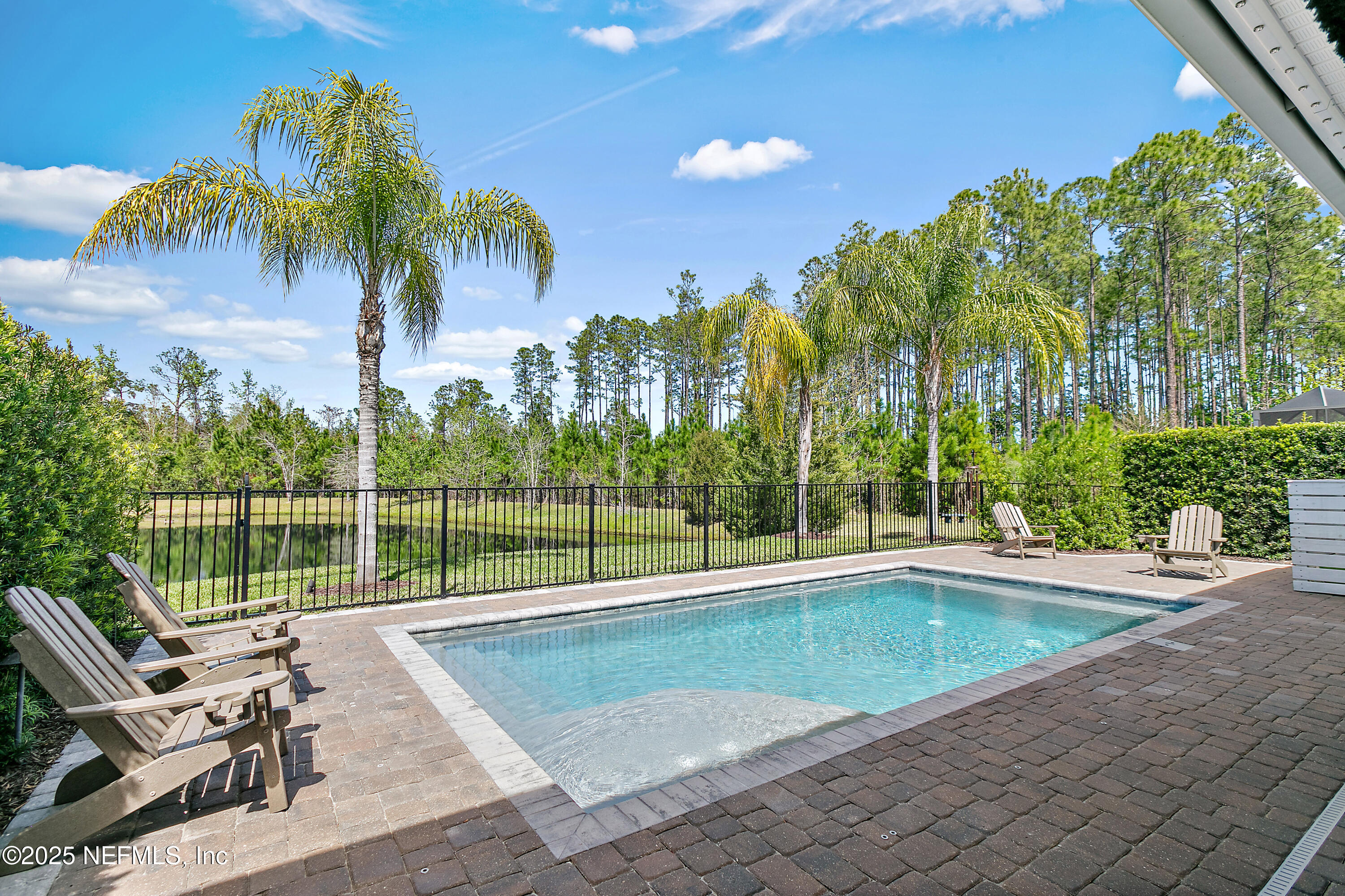 302 FRESHWATER Drive, St. Johns