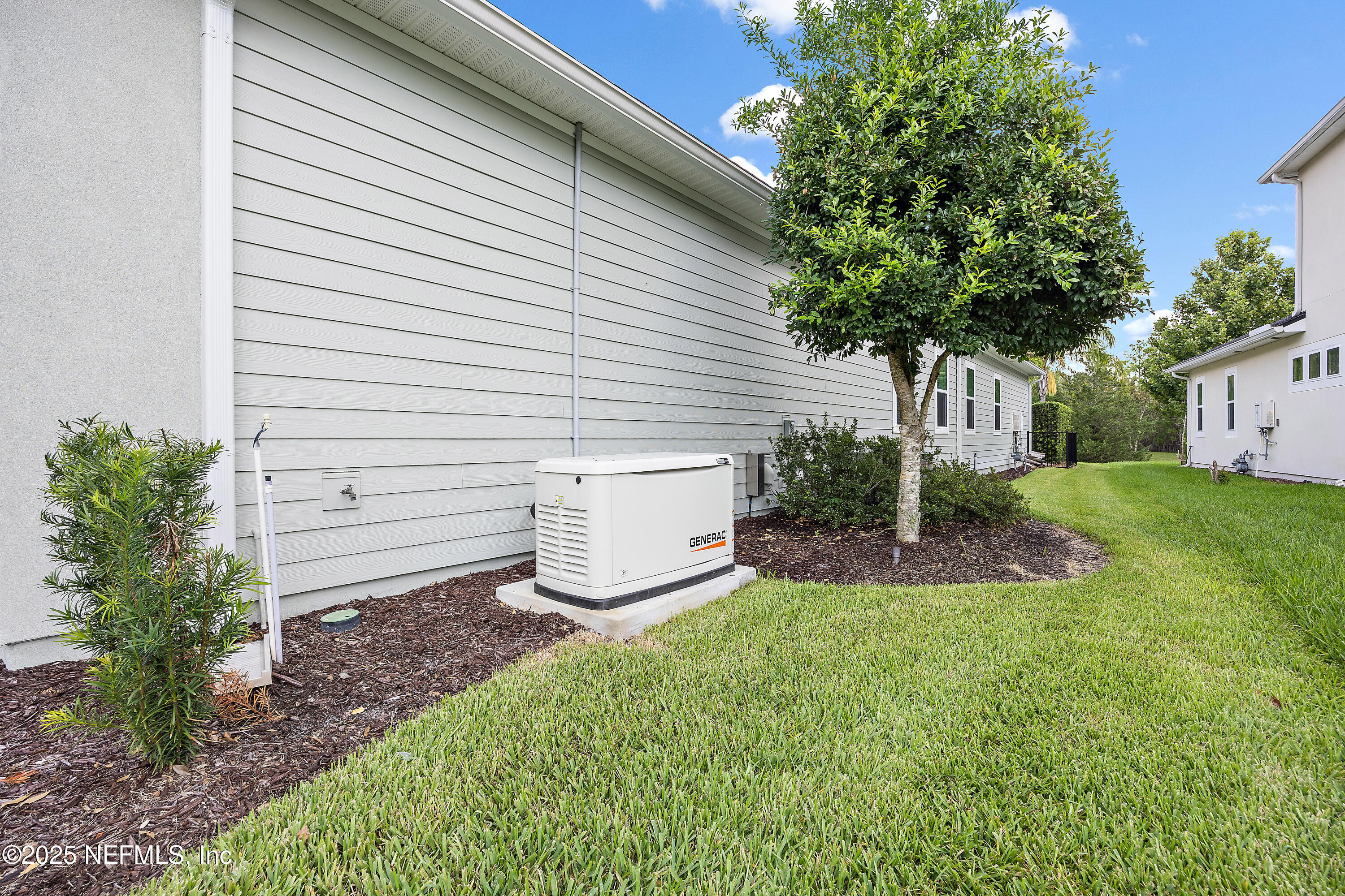 302 FRESHWATER Drive, St. Johns